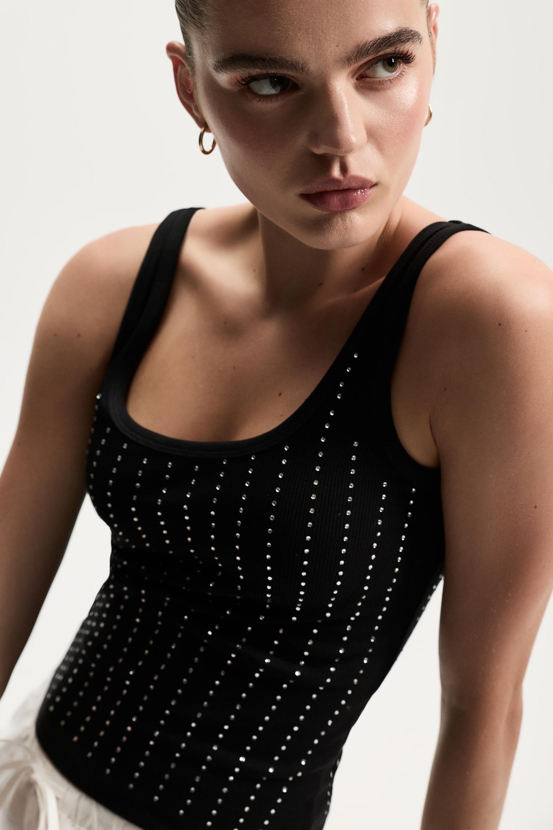 Ribbed rhinestone T-shirt — BLACK