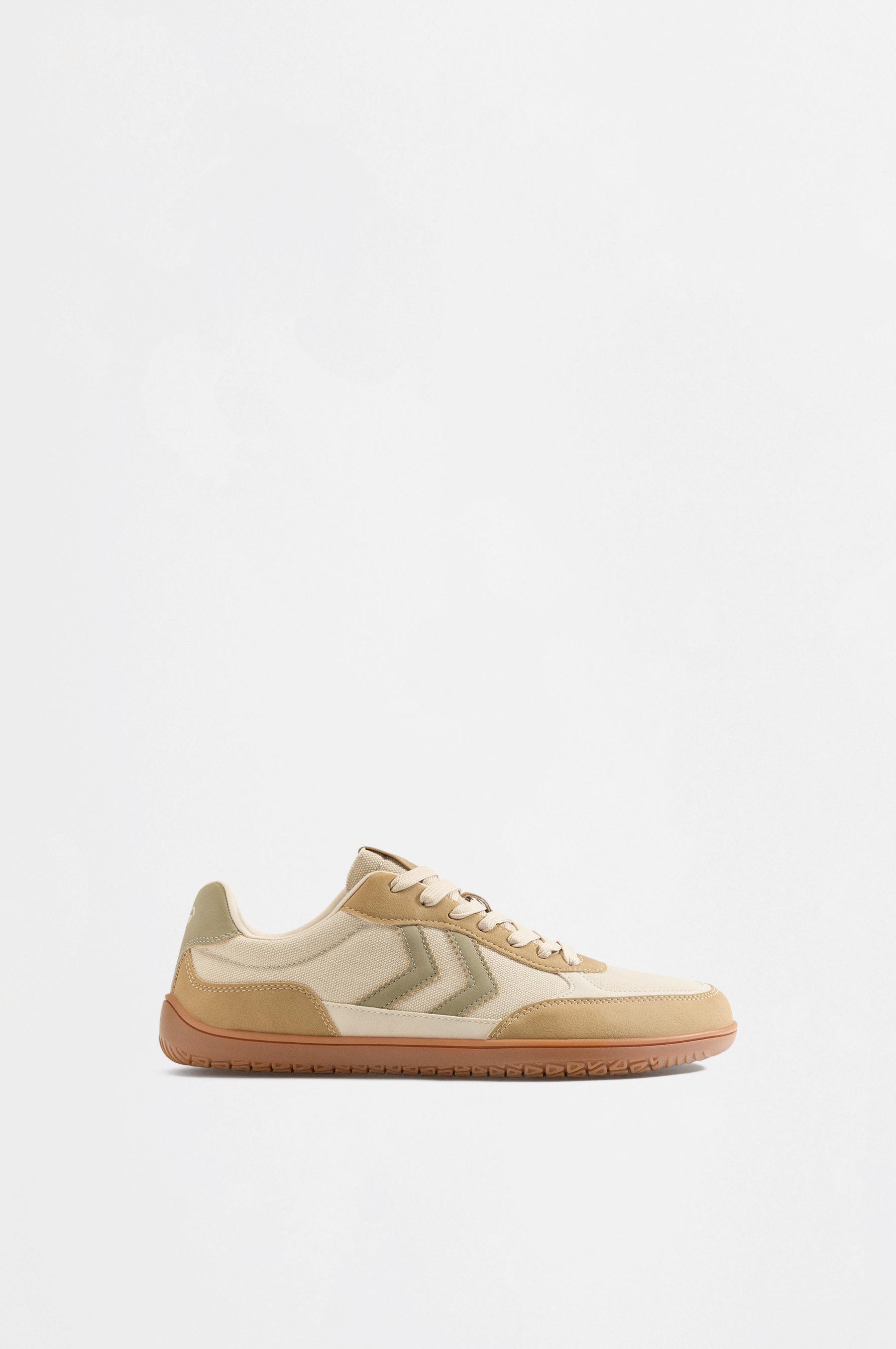 Hummel Barefoot Sneakers — BEIGE