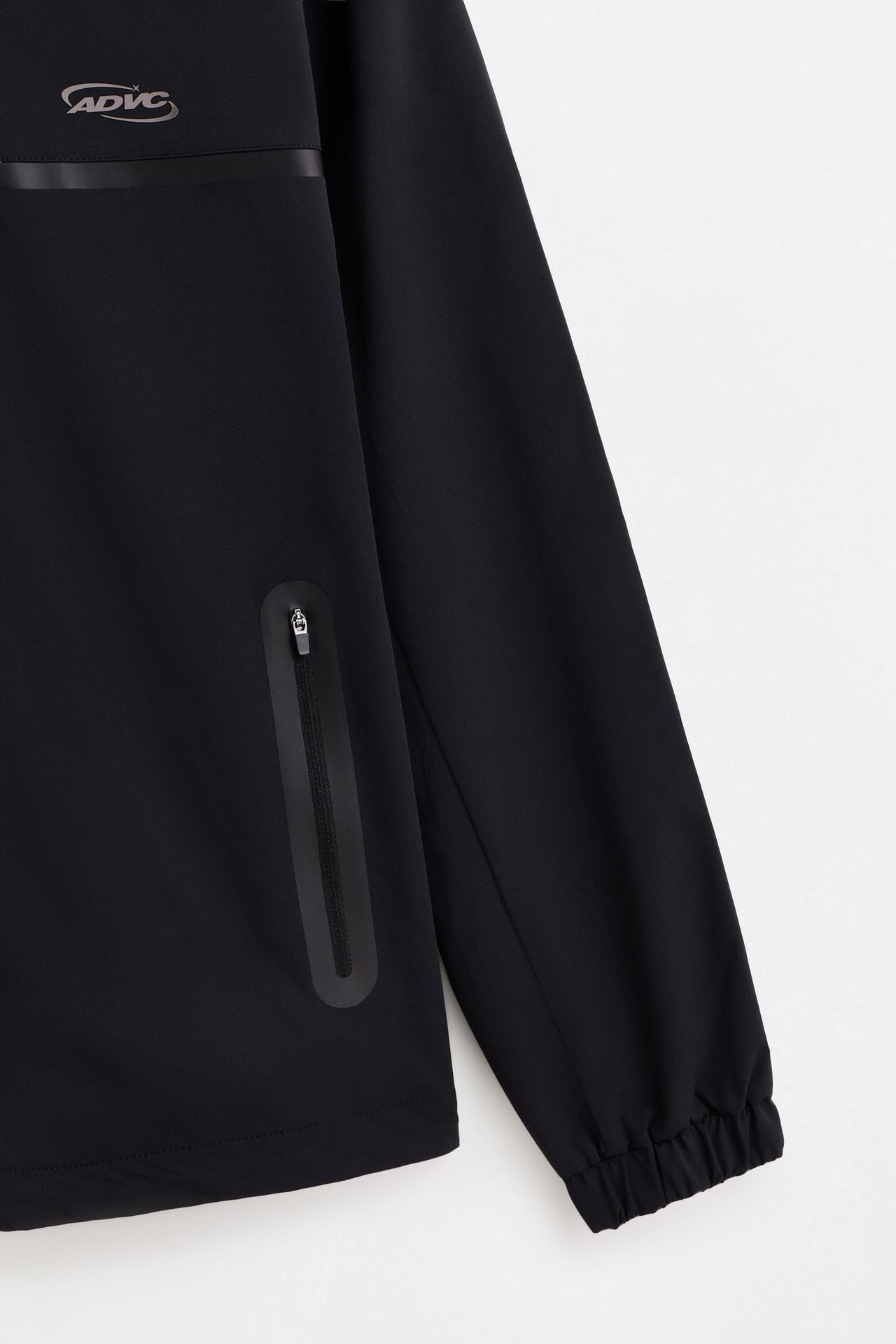Windbreaker with pockets — BLACK