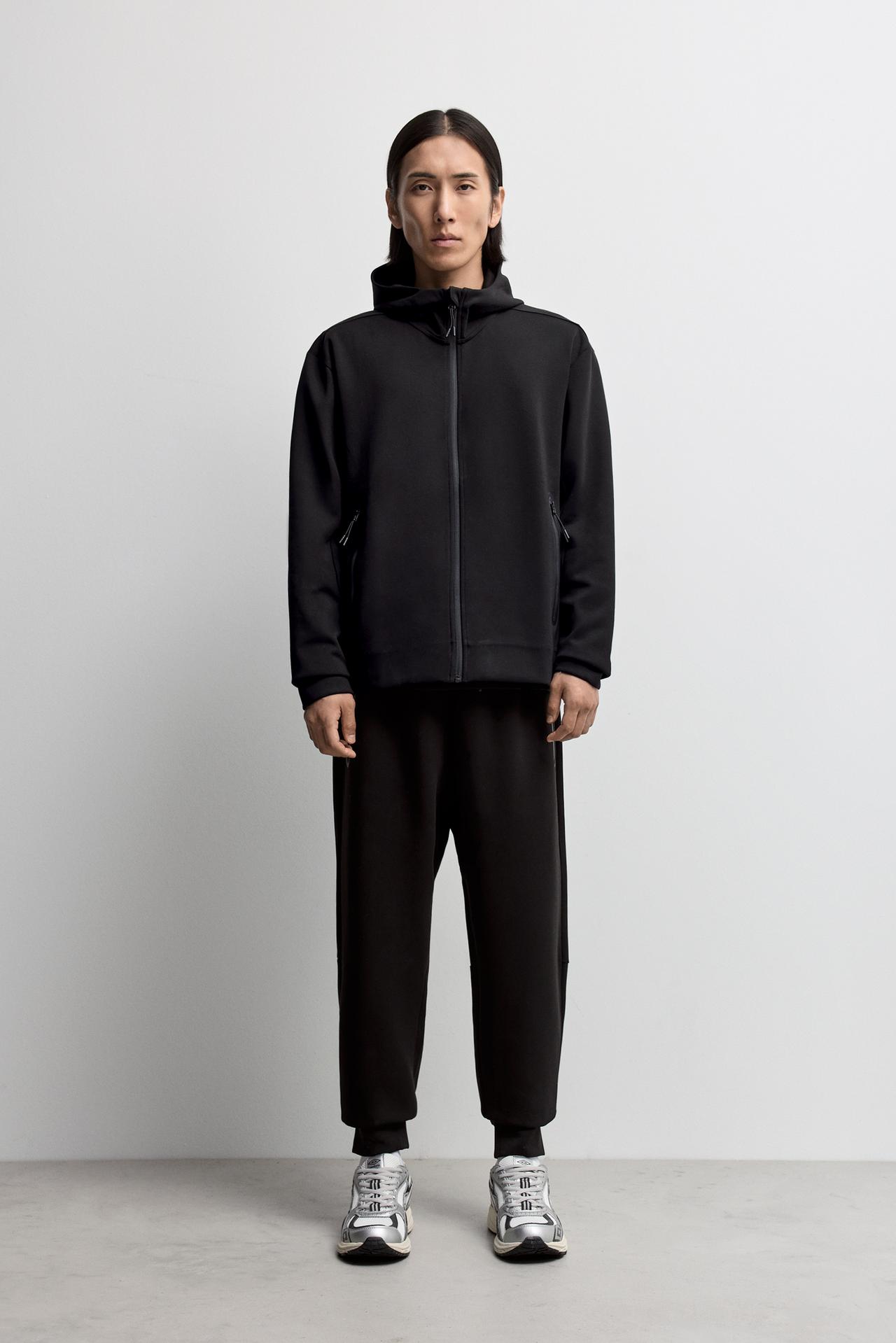 Interlock zip hoodie — BLACK