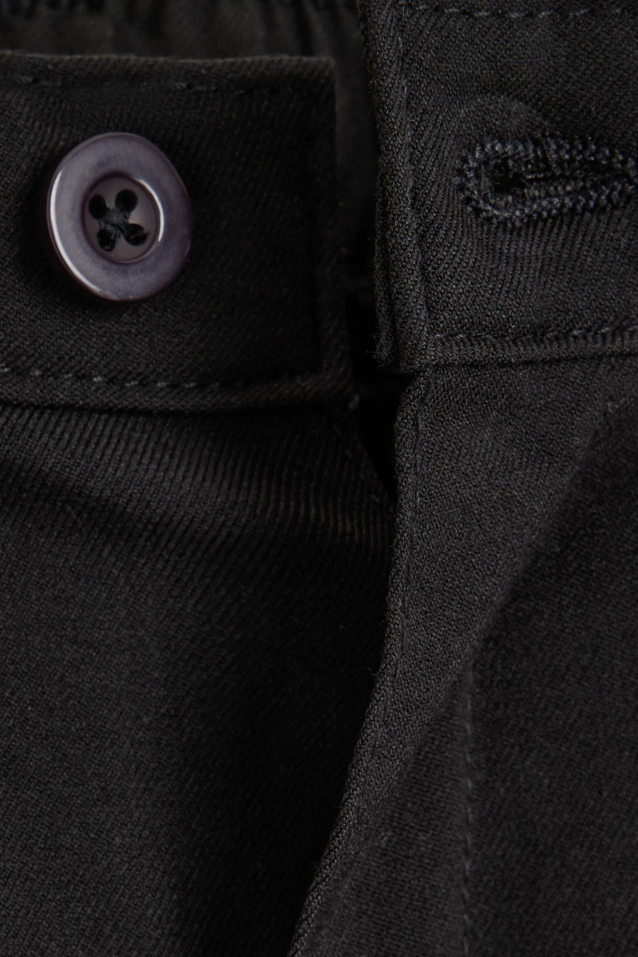 Pleated trousers — BLACK