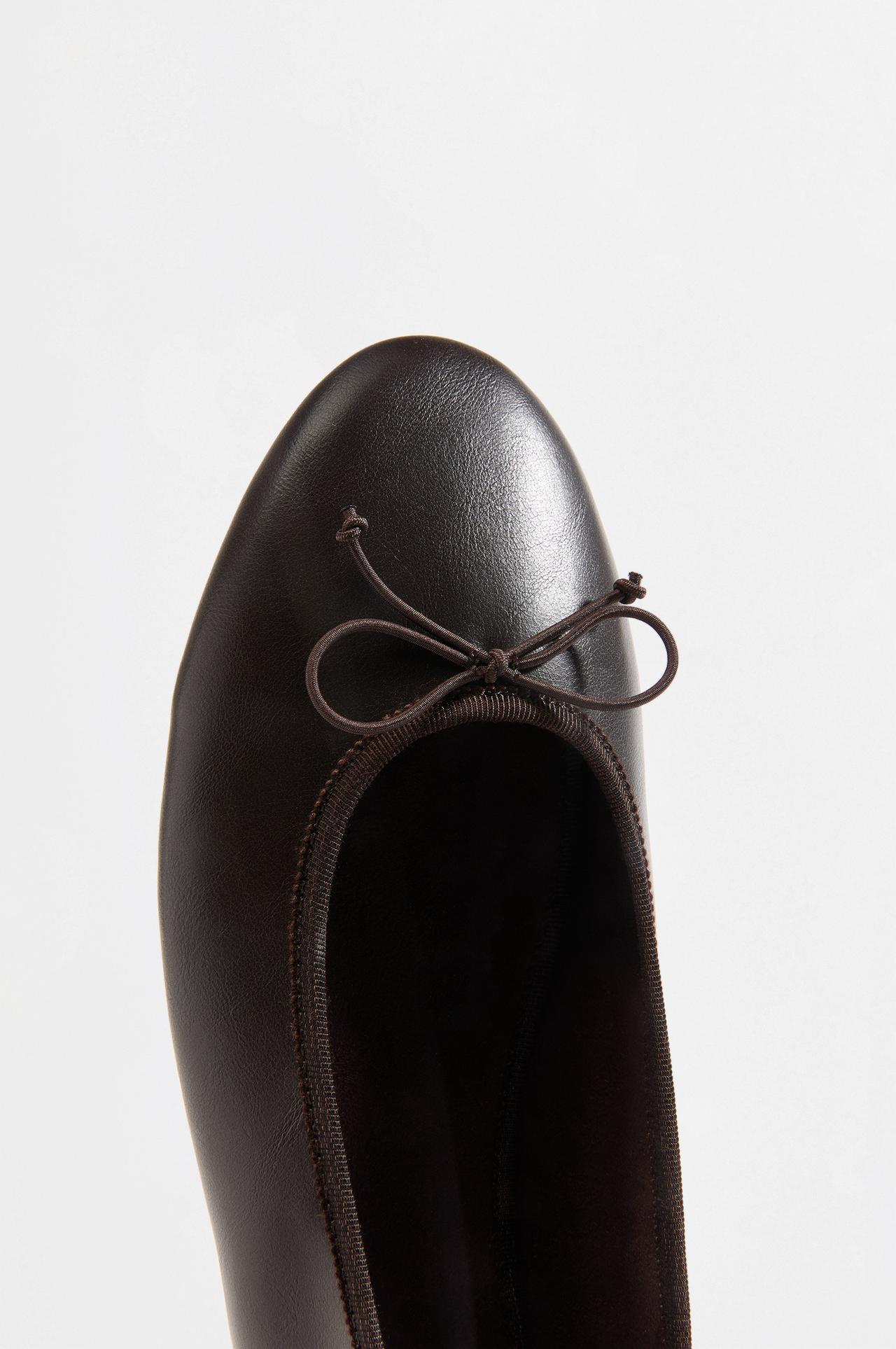 Bow ballet flats — BROWN