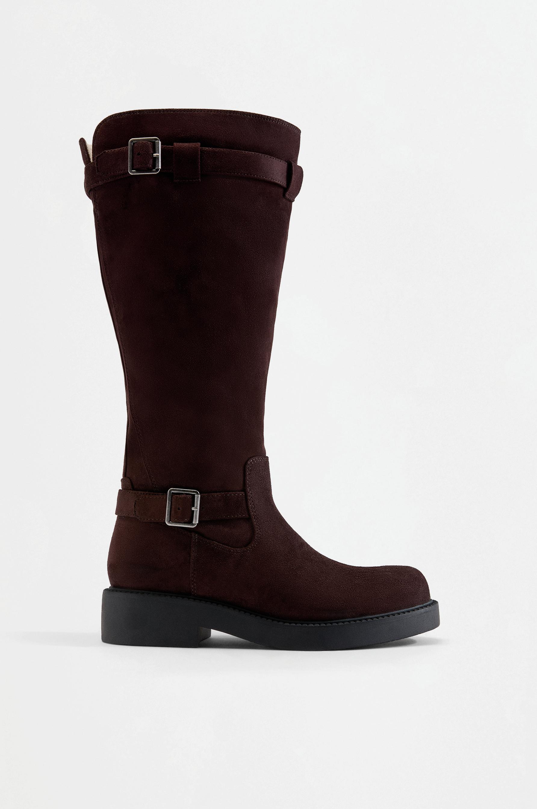Bota plana efecto ante