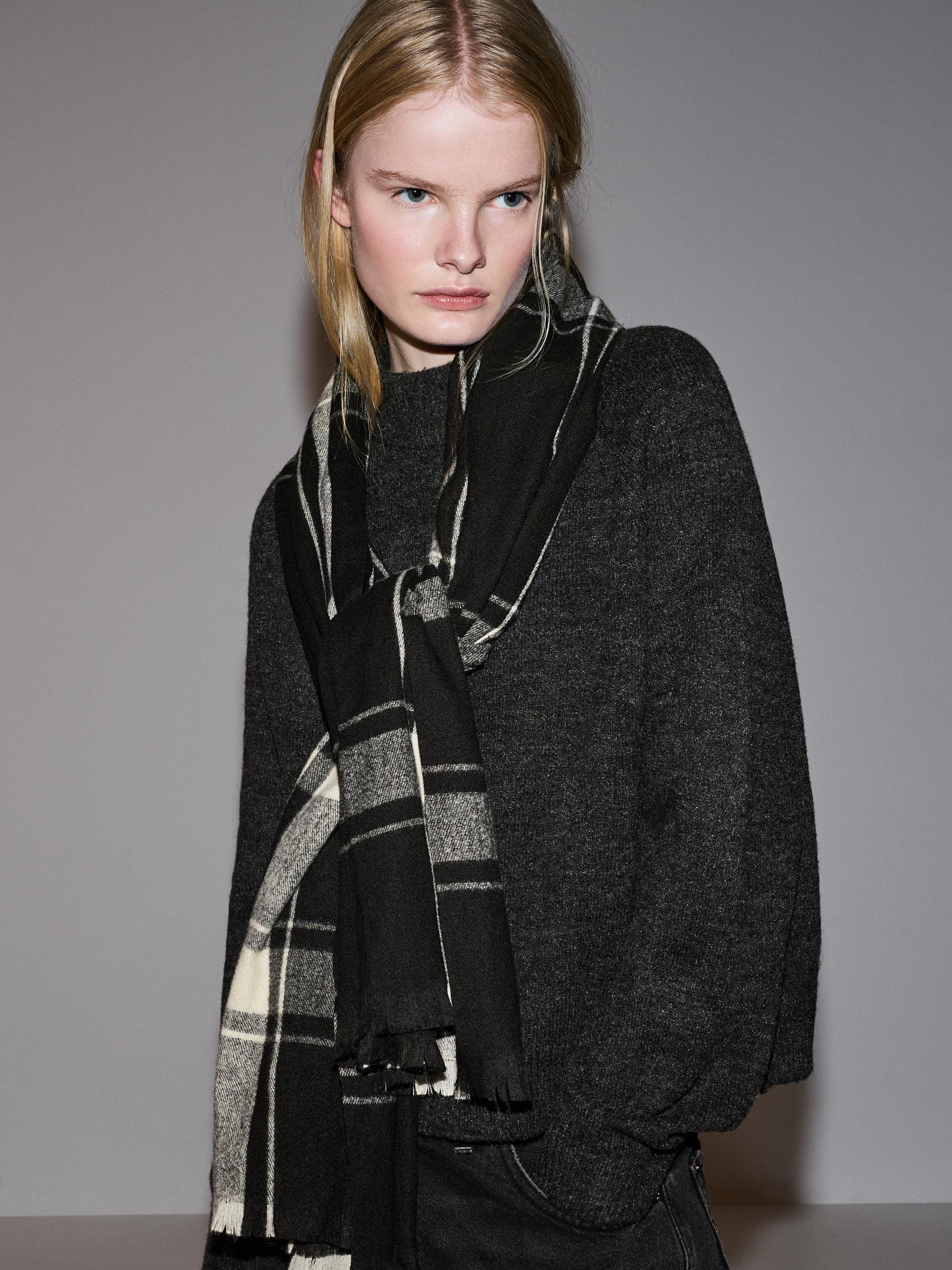 Pañuelo cuadros desflecado