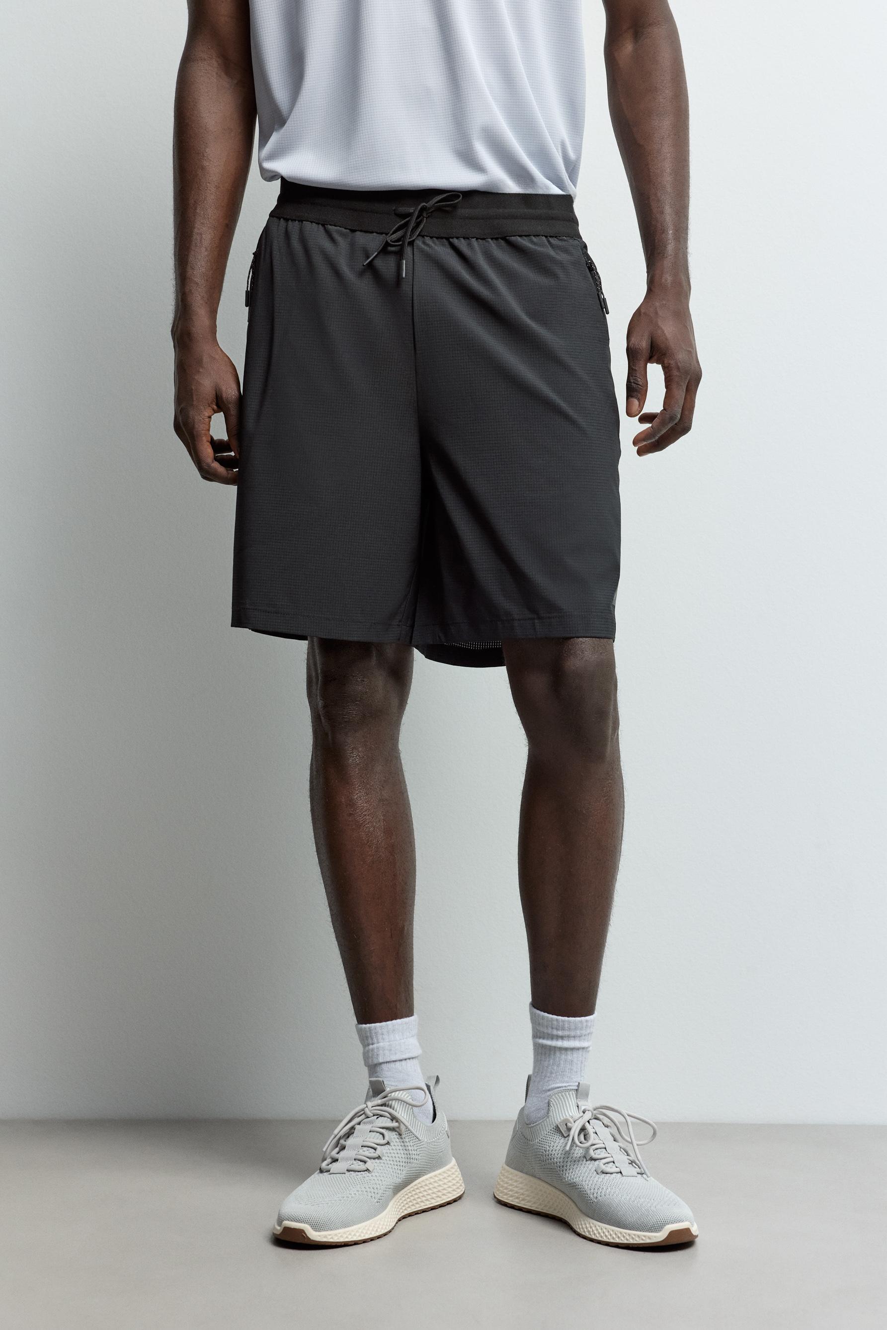 Bermuda sports shorts — BLACK