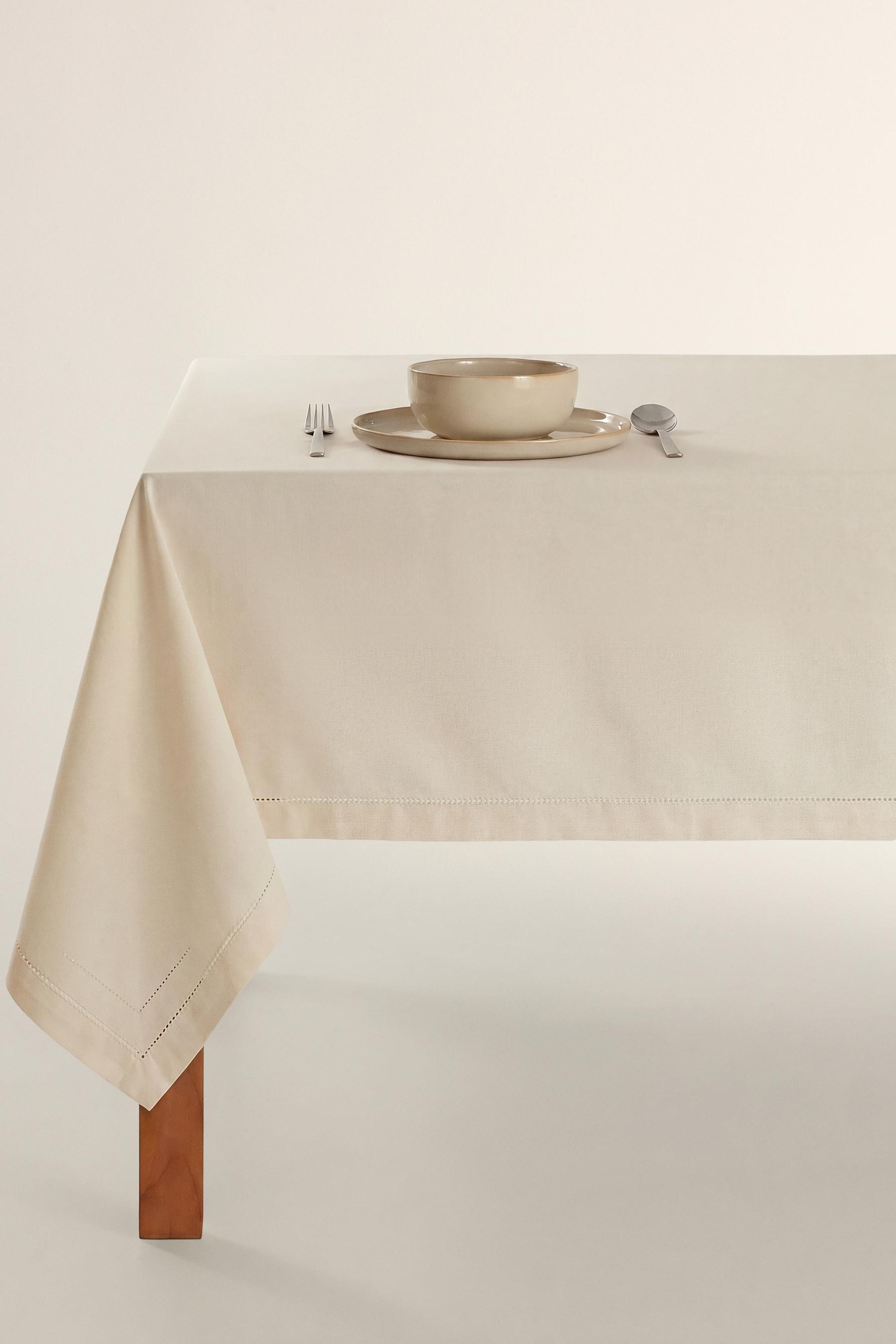 Mantel rectangular vainica 140 x 240 cm.