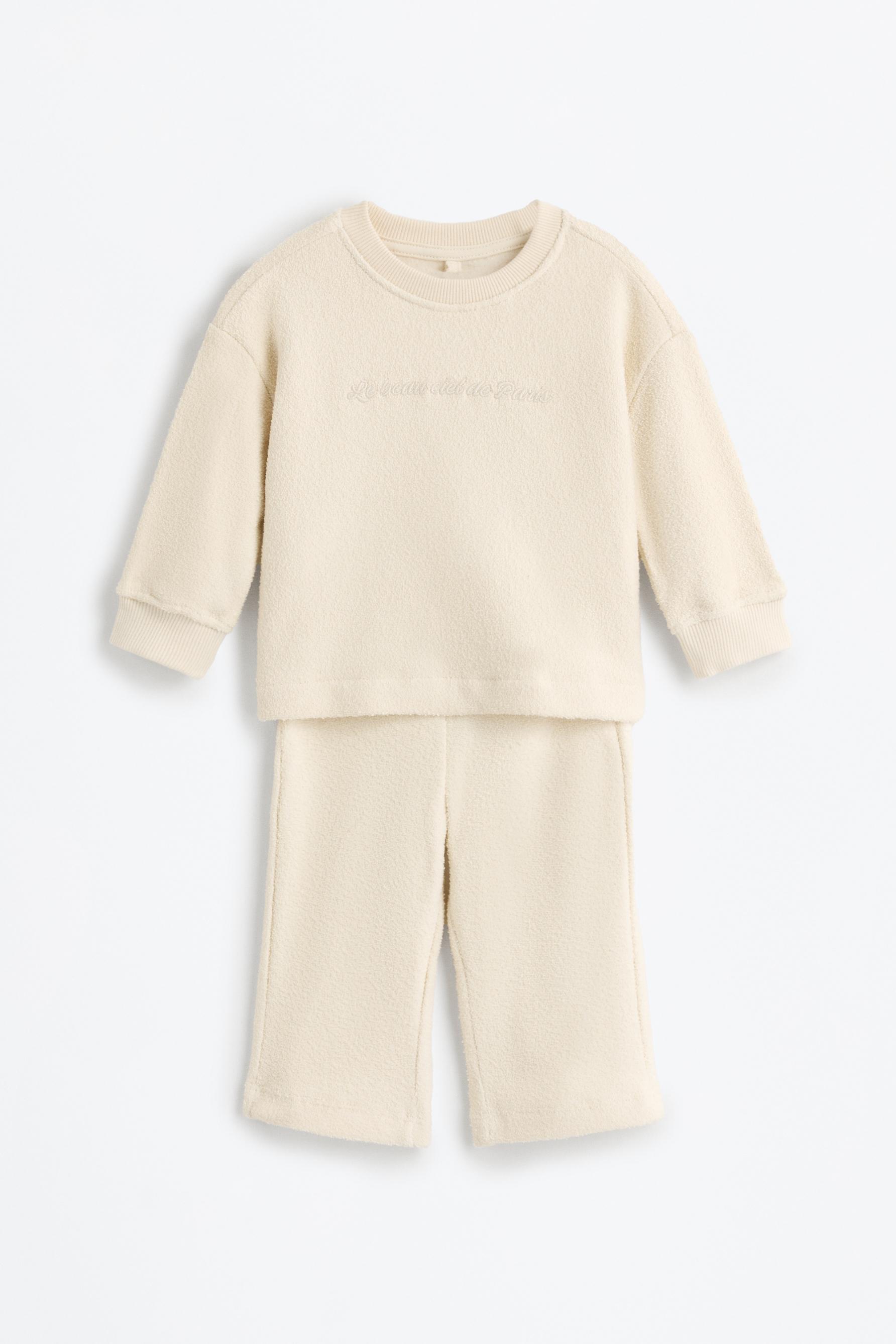 Conjunto efecto toalla sudadera y pantalón