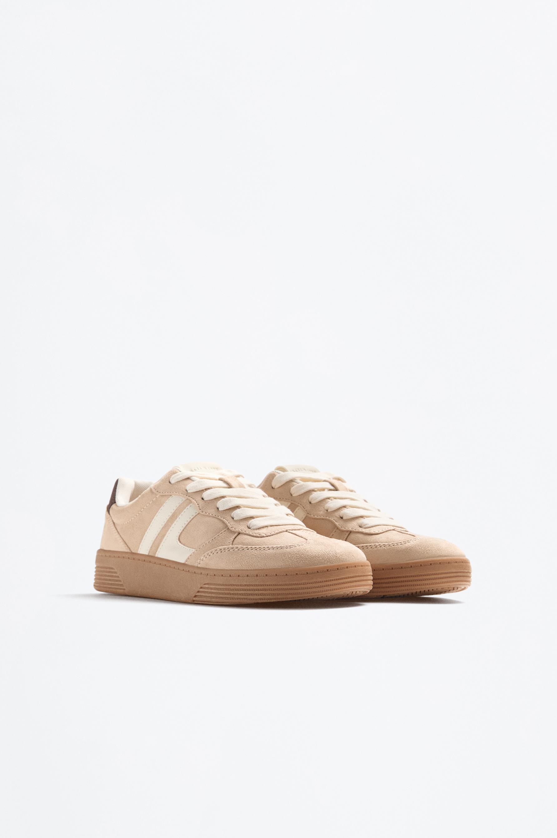 Retro sneaker with detail — BROWN