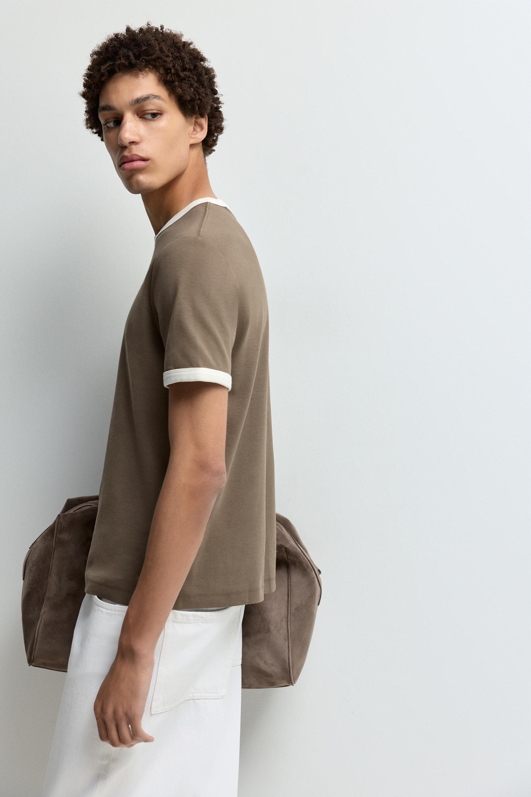 Contrast T-shirt — CARAMEL