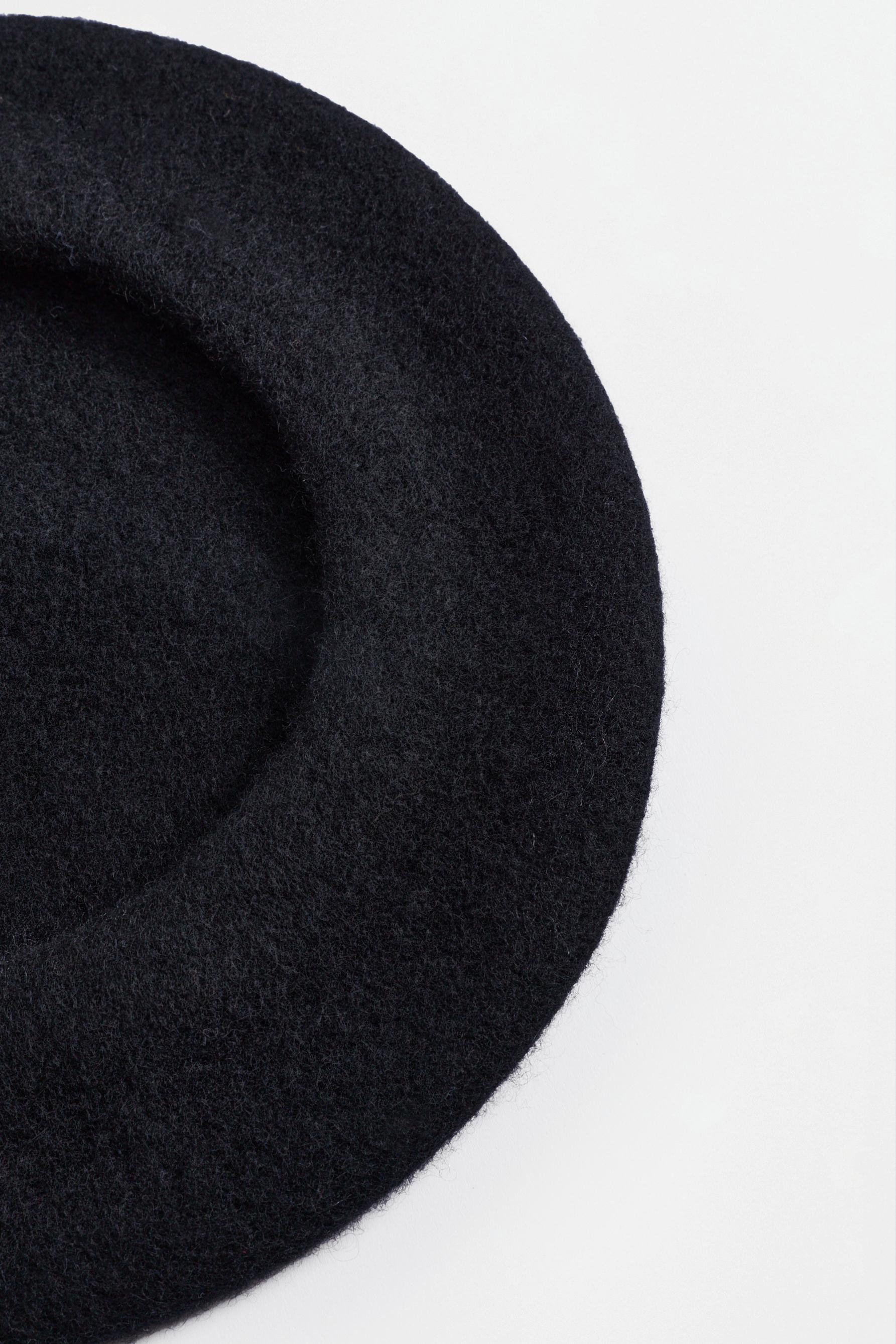 100% wool beret — BLACK