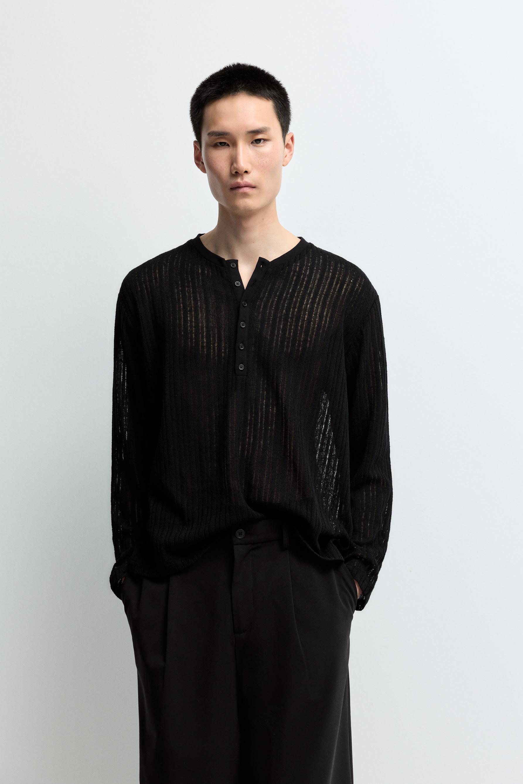 Camiseta calados botones