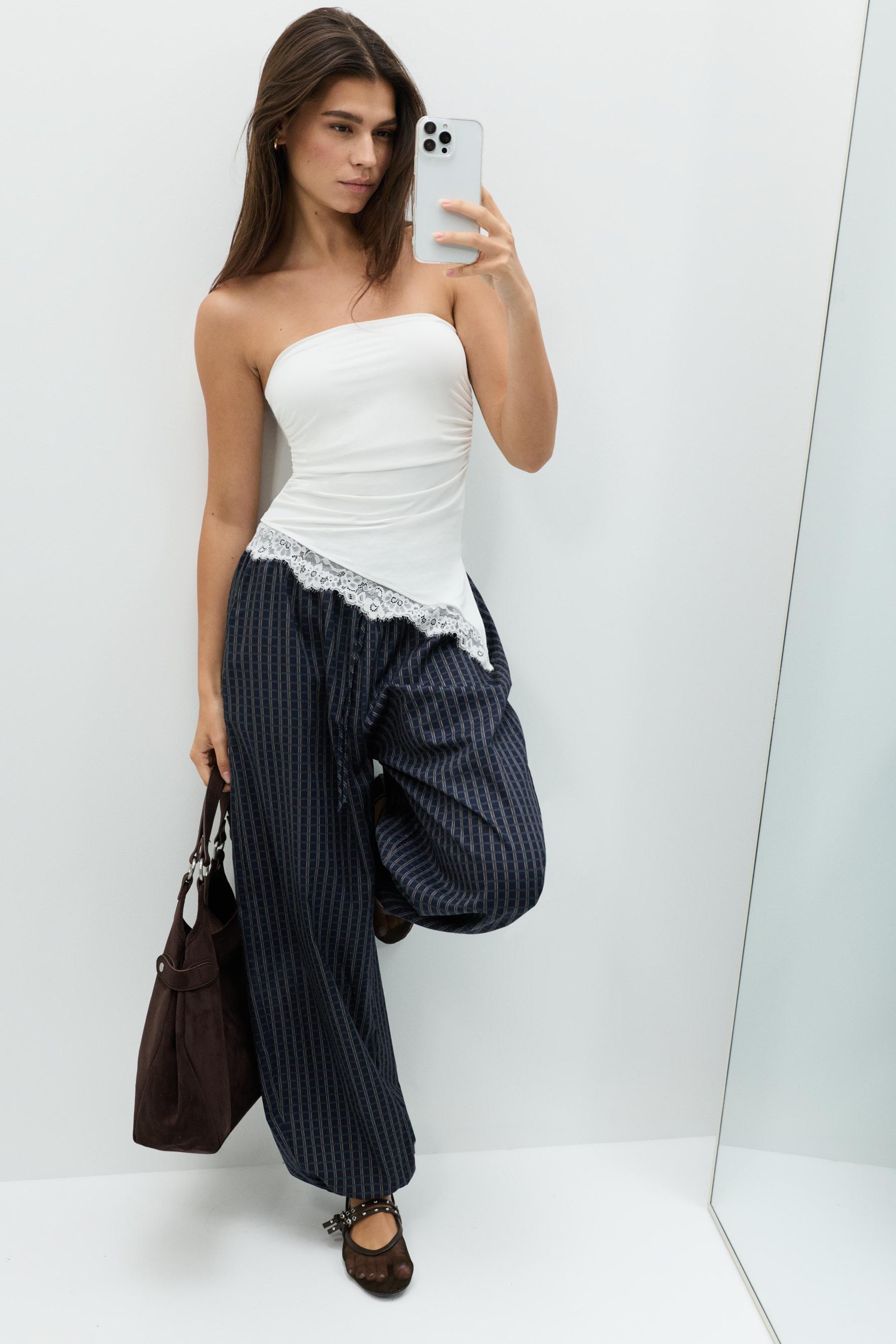 Asymmetric lace top — OFF WHITE