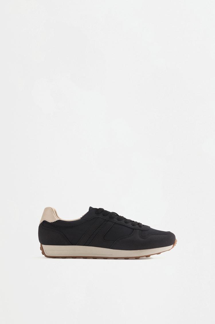 Minimalist sneakers — BLACK