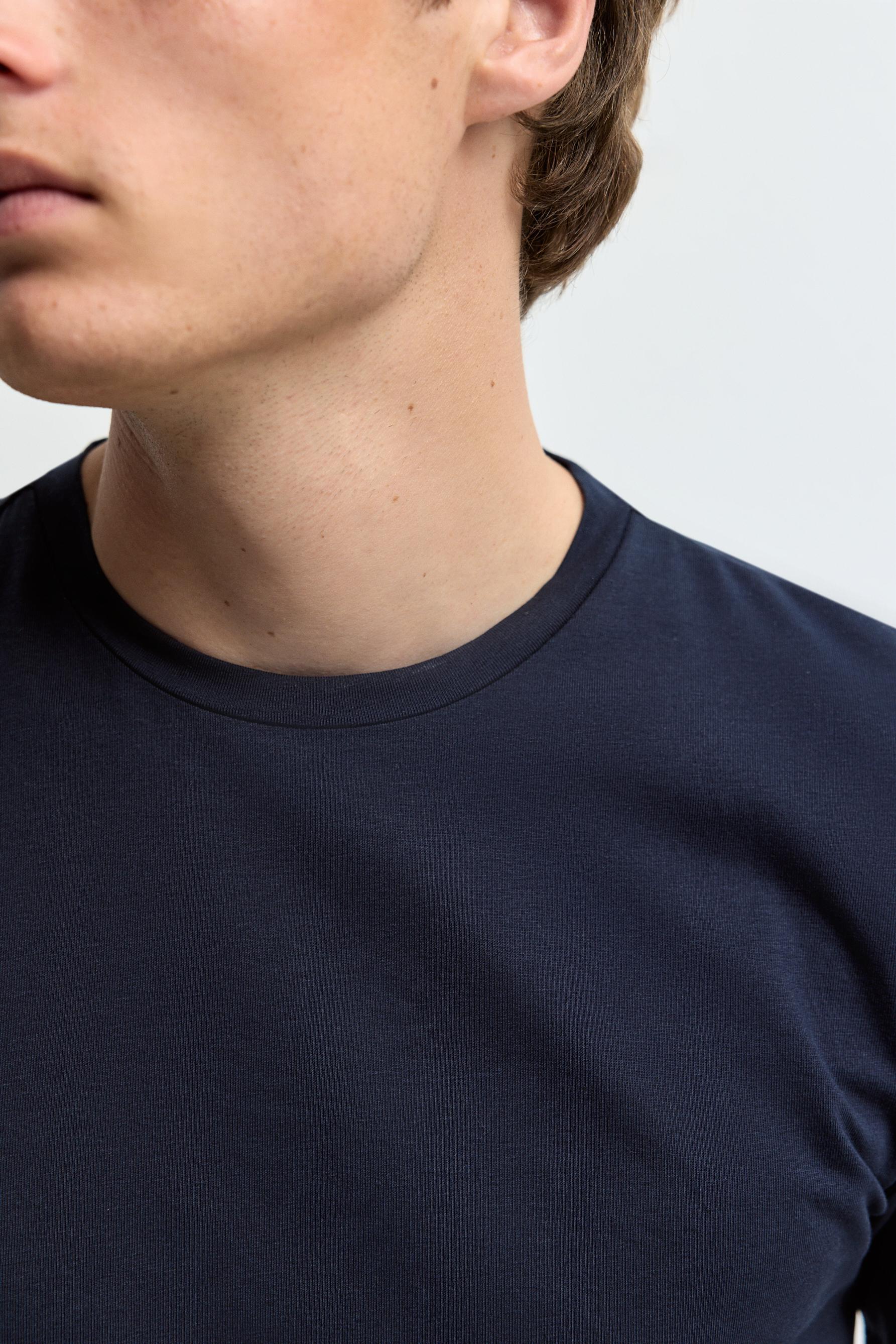 Soft slim fit T-shirt — NAVY