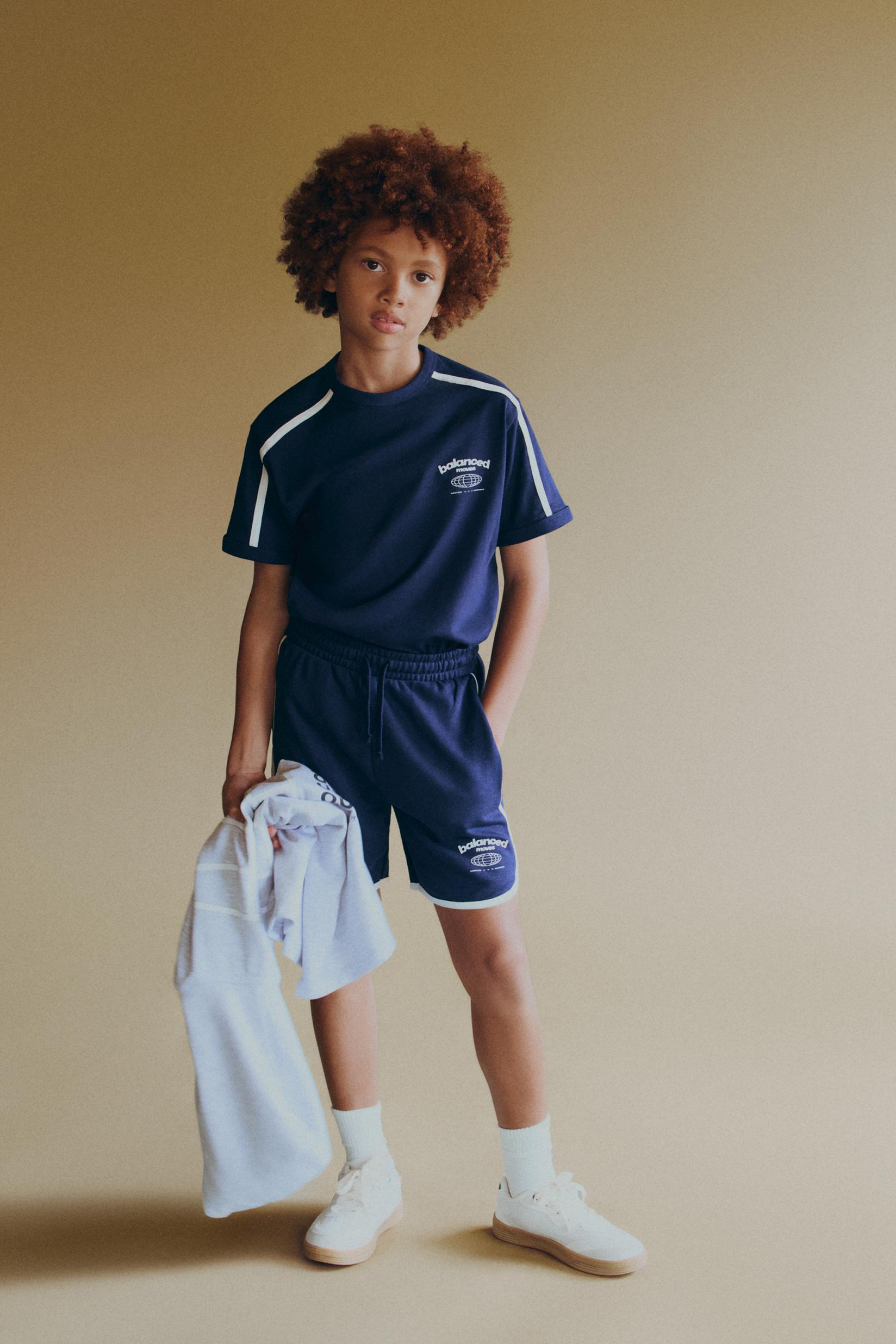 Contrast trim T-shirt and Bermuda shorts co-ord — NAVY
