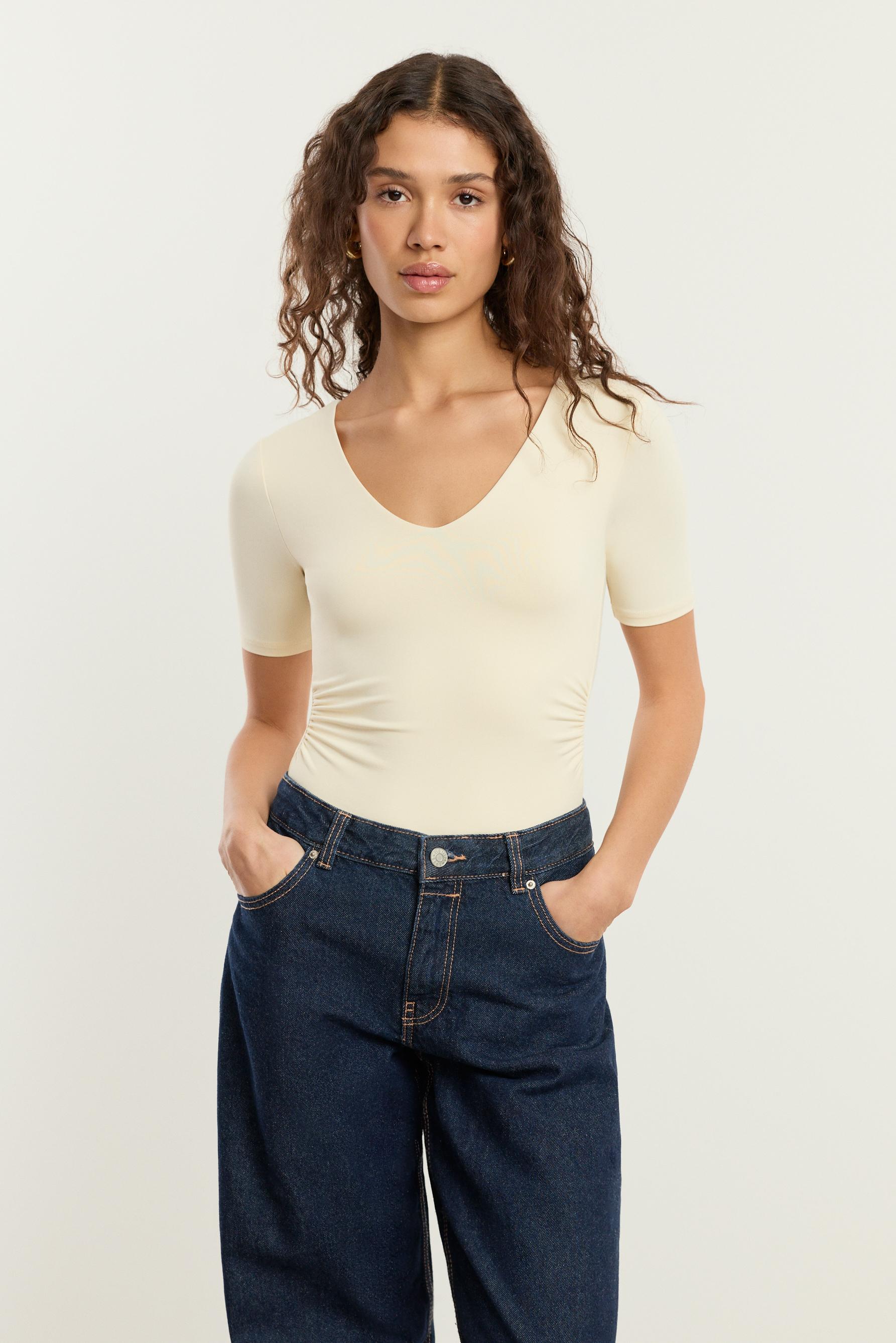 Body cuello pico fruncidos