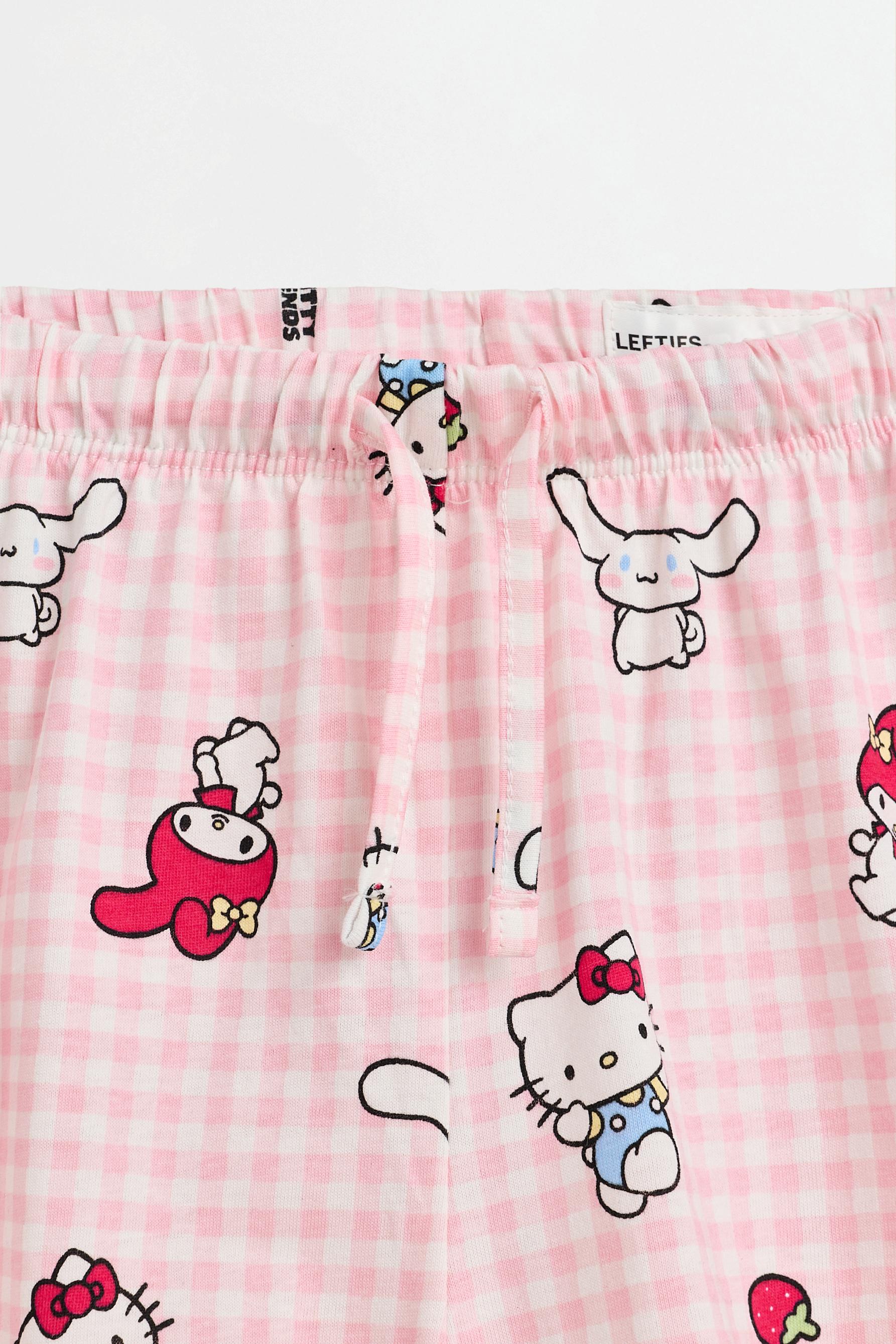 Hello Kitty ©SANRIO shirt-style pyjama set with eye mask — PINK