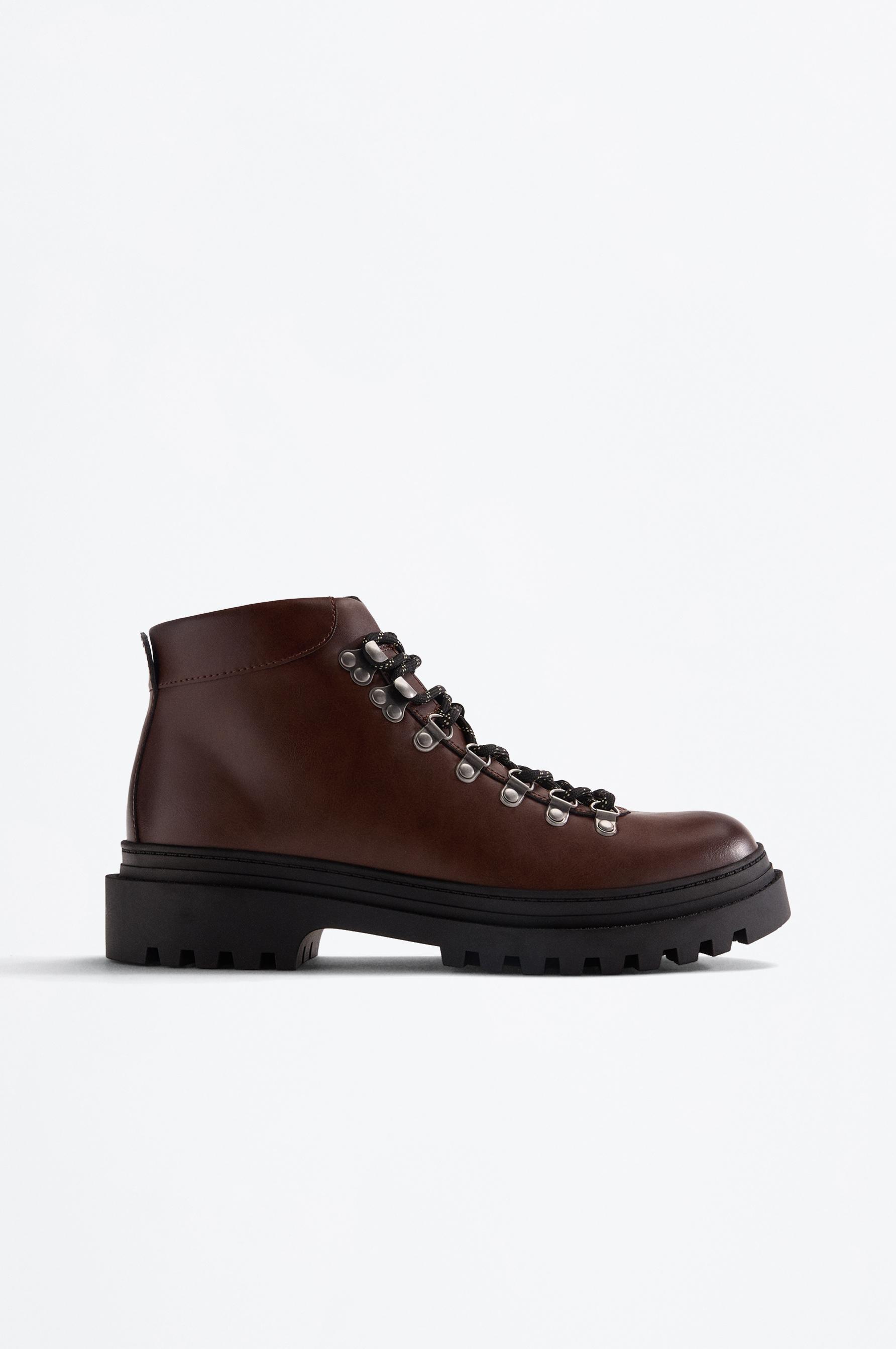 Lace-up hiking boots — BROWN