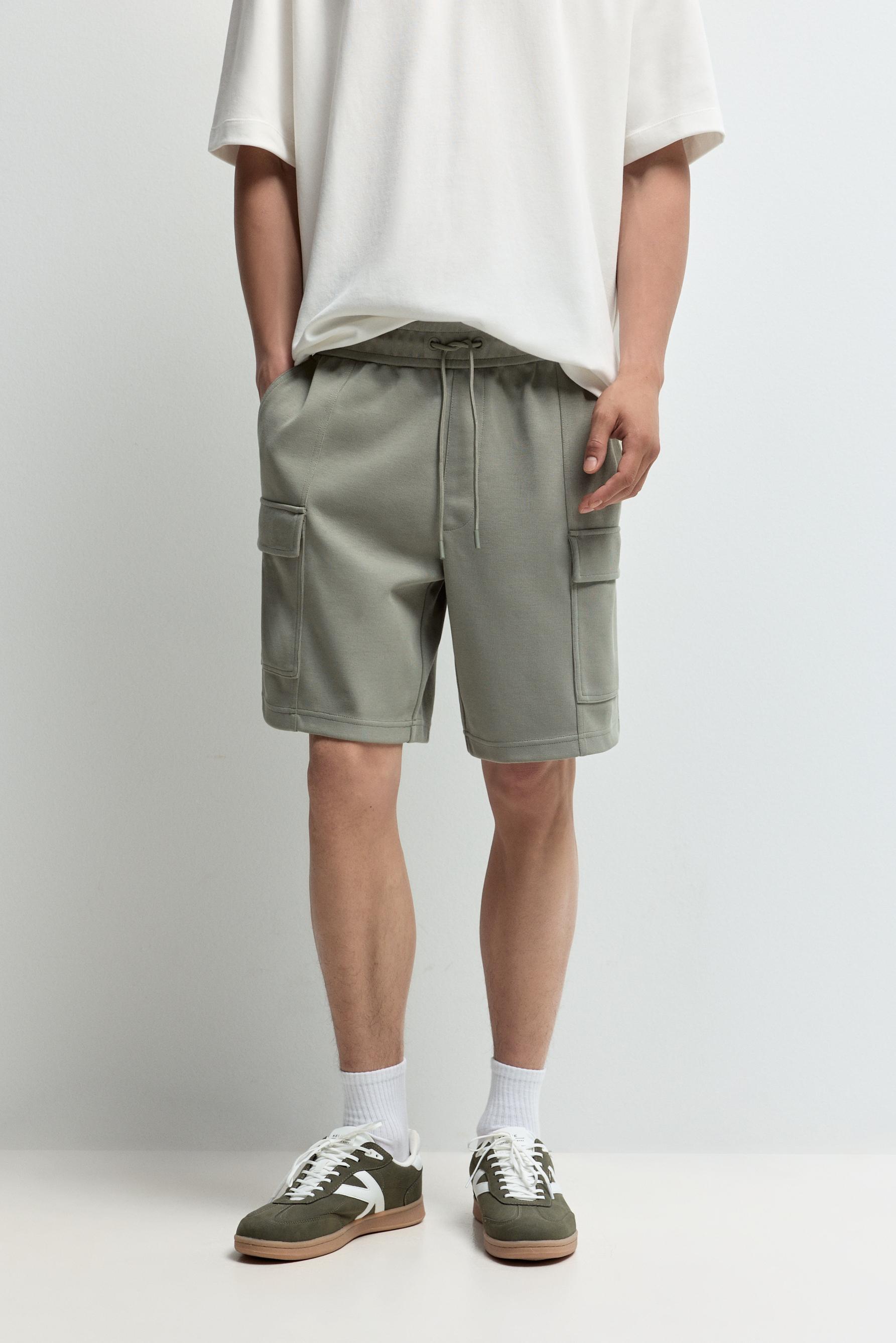 Interlock cargo Bermuda shorts — PALE GREEN