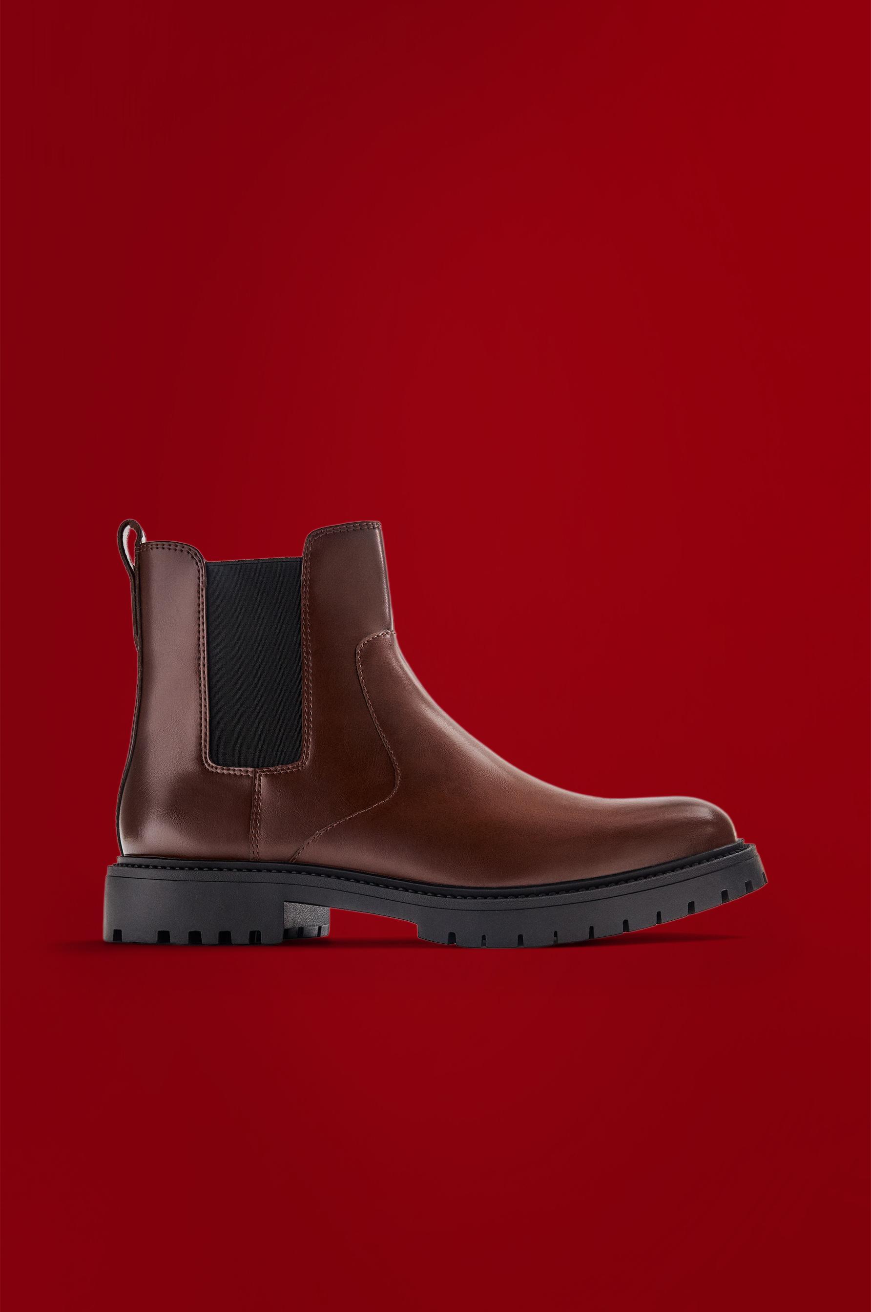 Men's Chelsea boots with track sole — BROWN