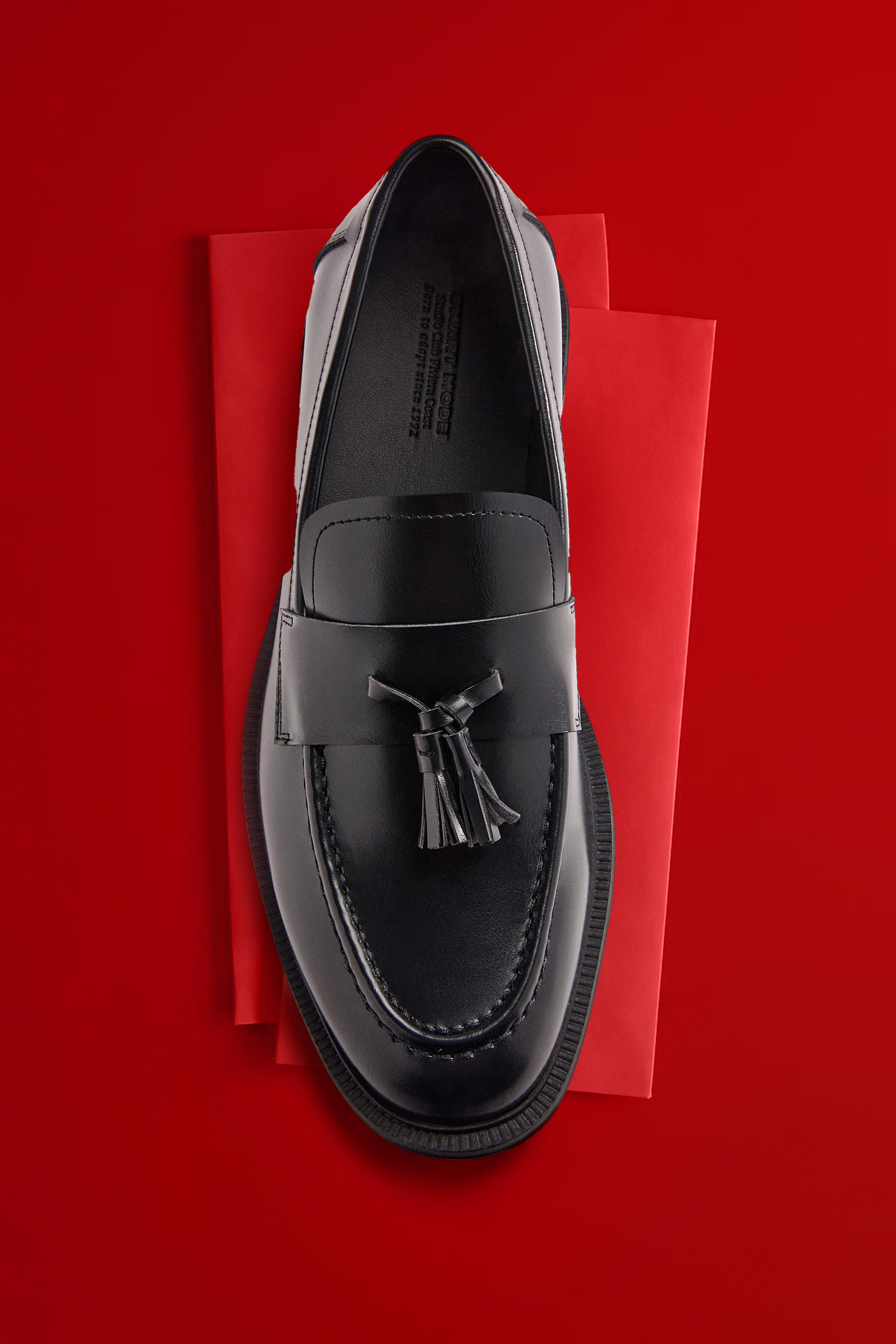 Tassel loafer shoe — BLACK