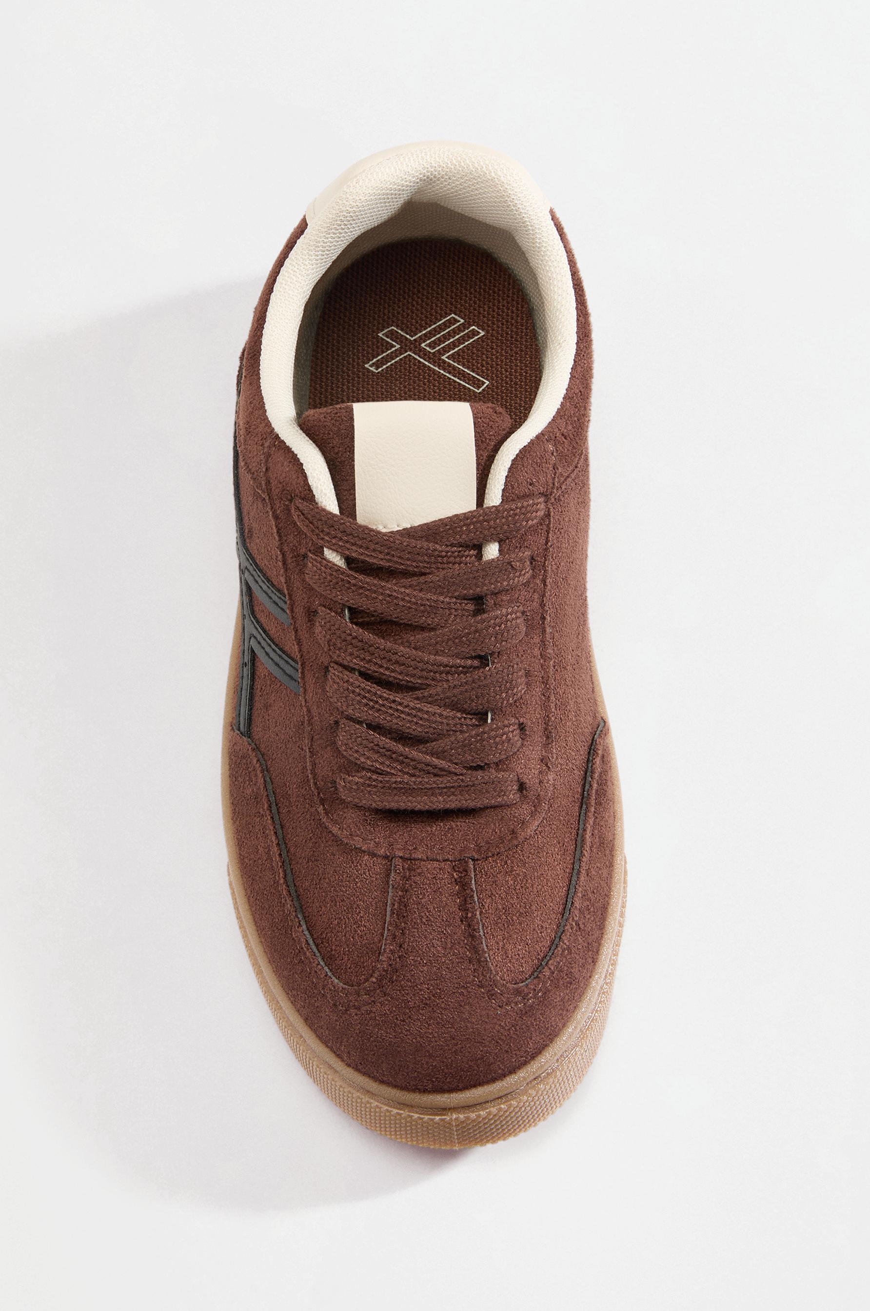 Split suede-effect sneakers — BROWN