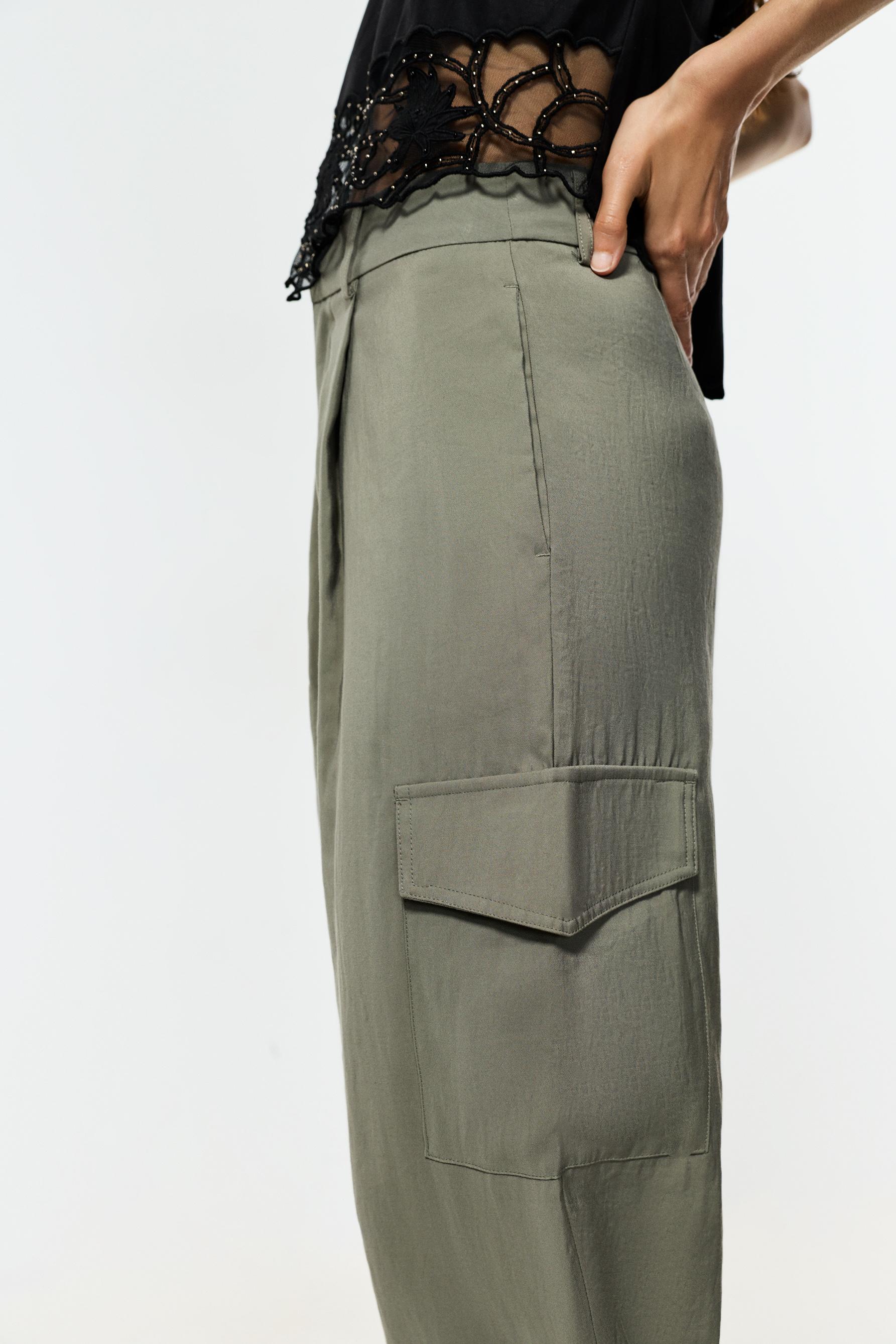 Cargo trousers with fitted hem — PALE KHAKI