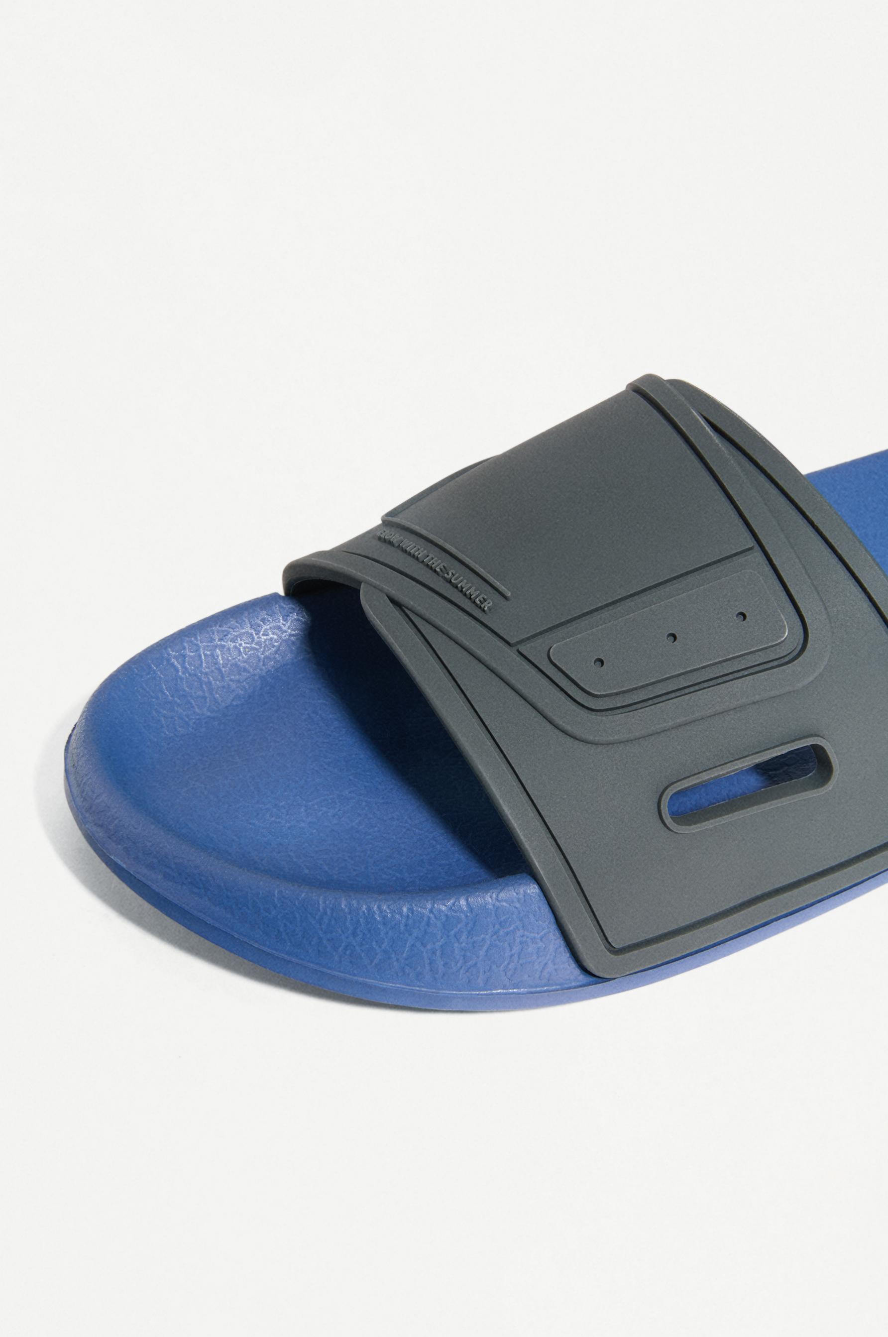 POOL SLIPPERS — BLUE