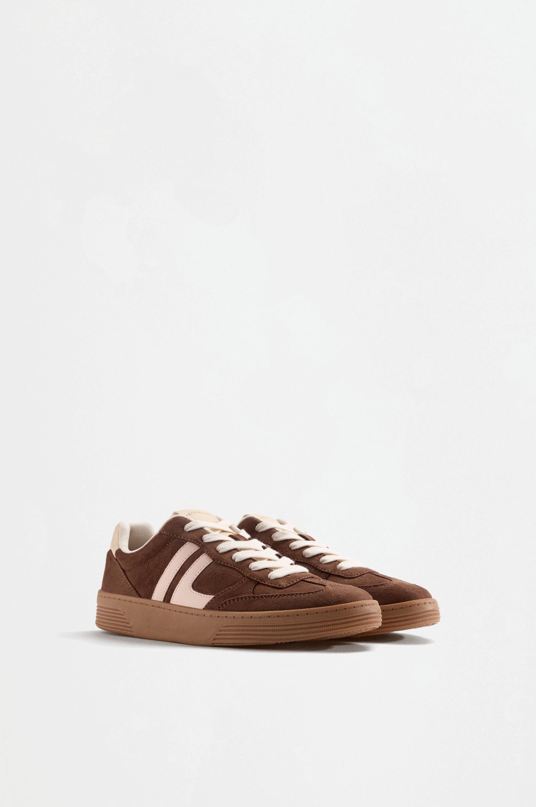 Retro sneaker with detail — BROWN