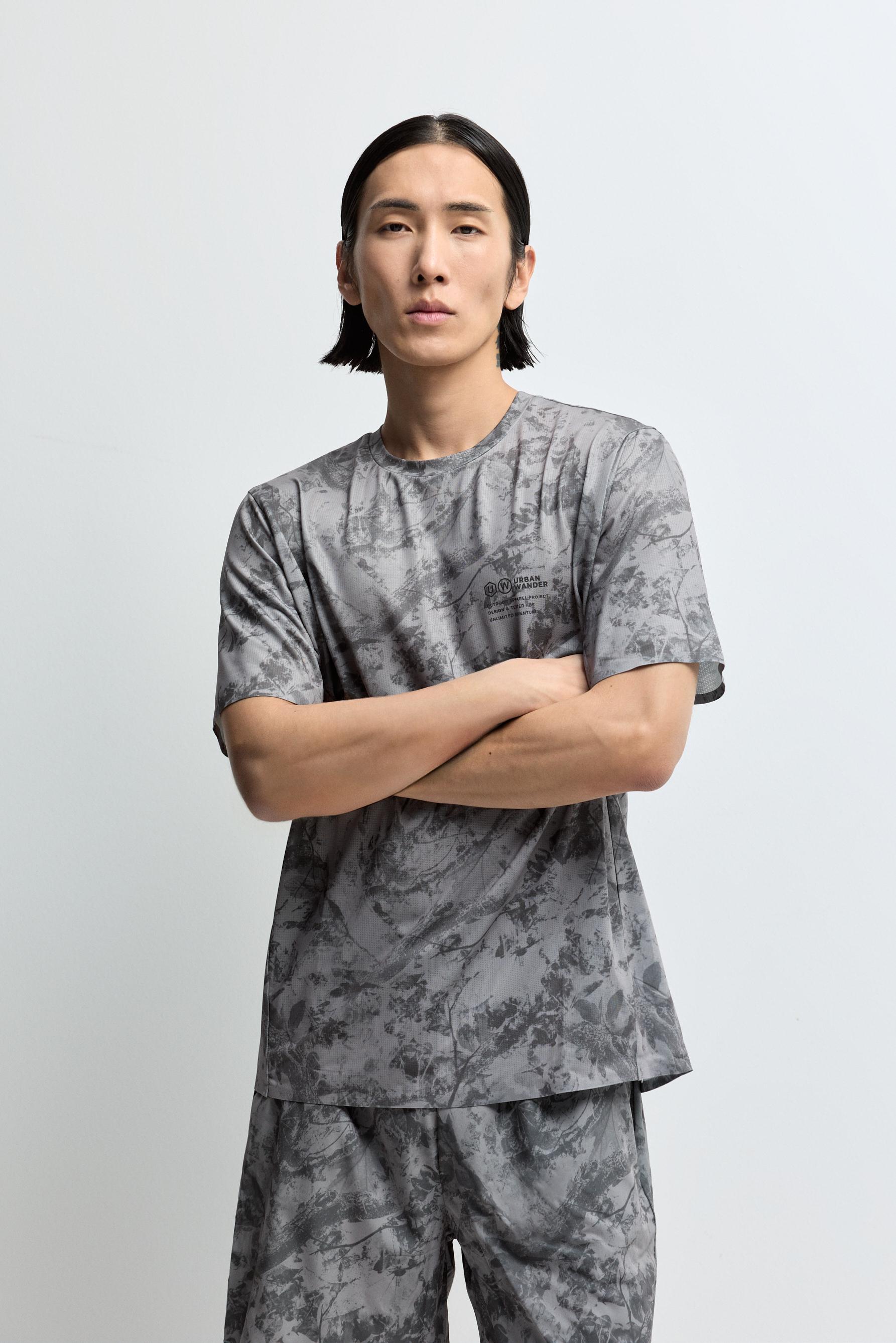 Camiseta deportiva estampado abstracto