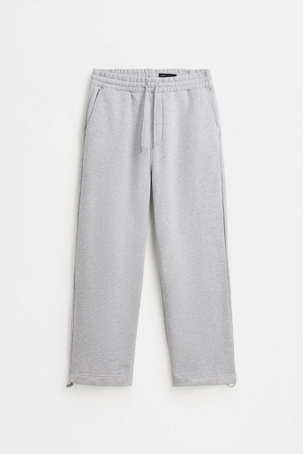 Baggy tracksuit trousers