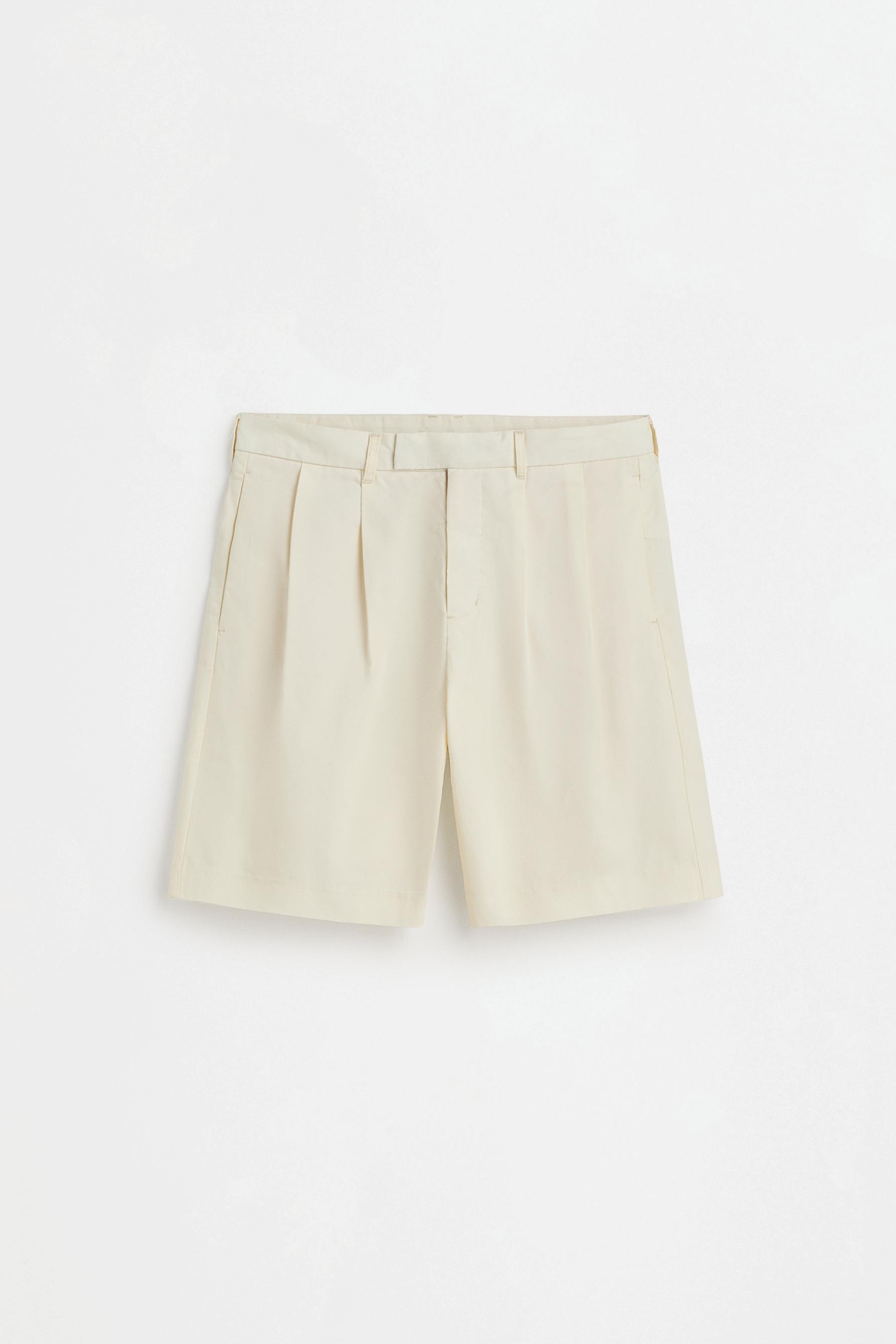 Pleated chino Bermuda shorts — OFF WHITE