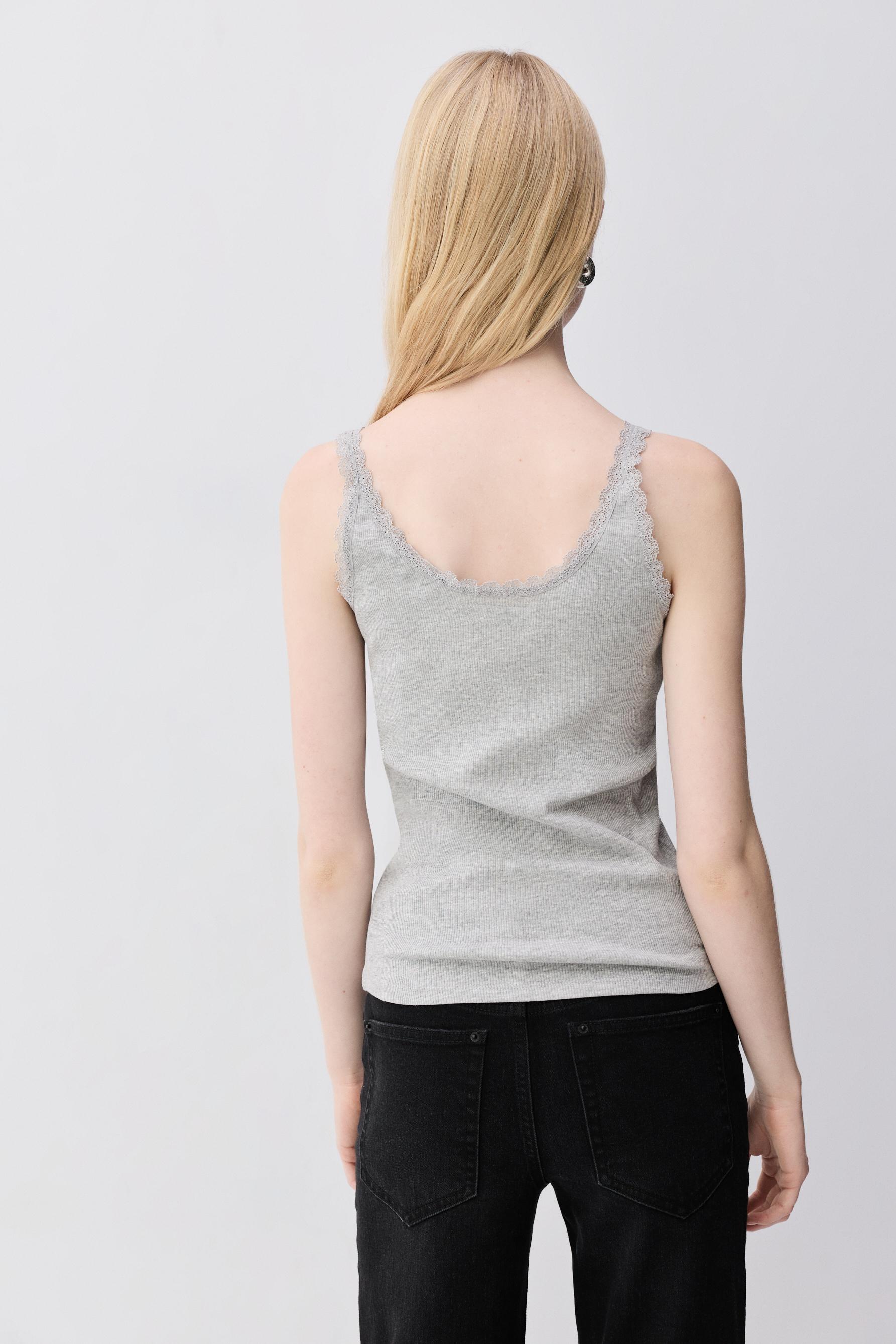 Ribbed top with blonde lace detail — GREY MARL