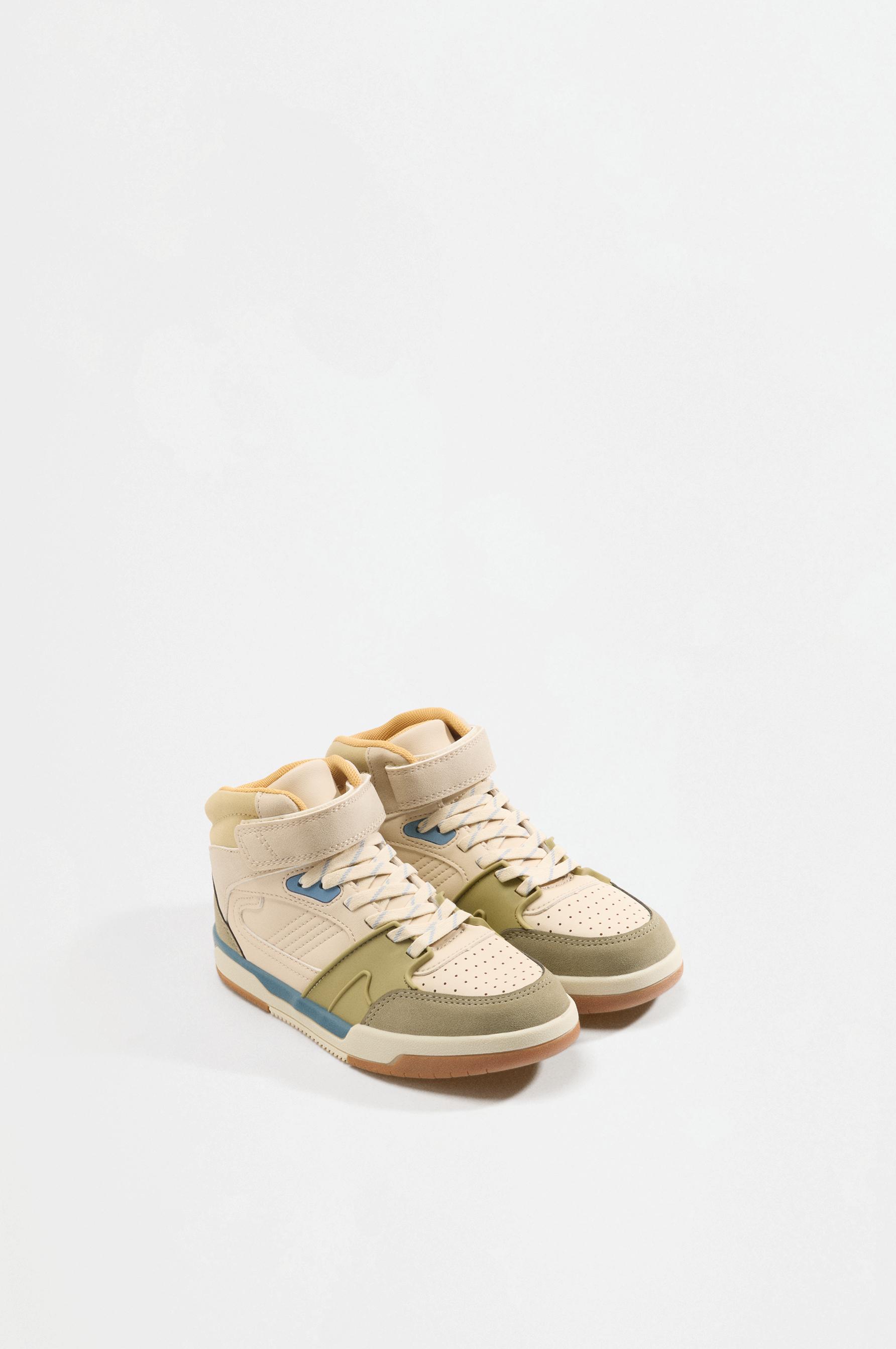 Basketball Sneaker — ECRU