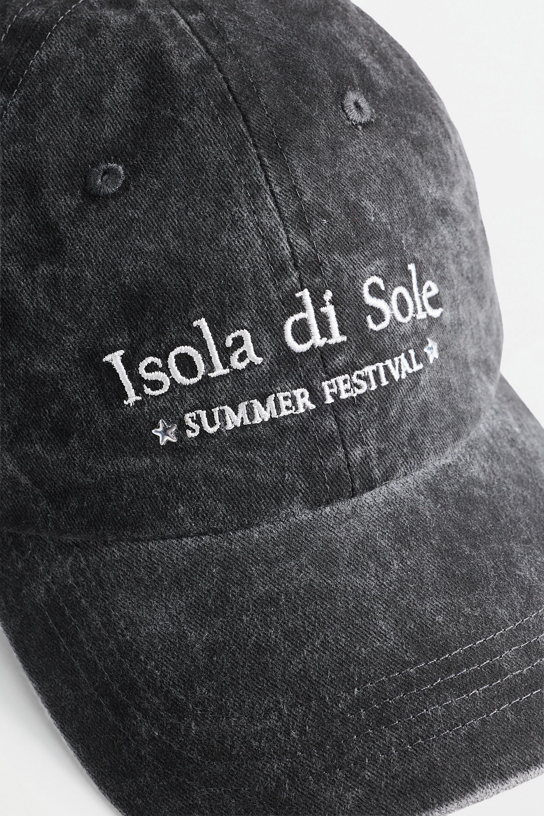 Embroidered cap — BLACK