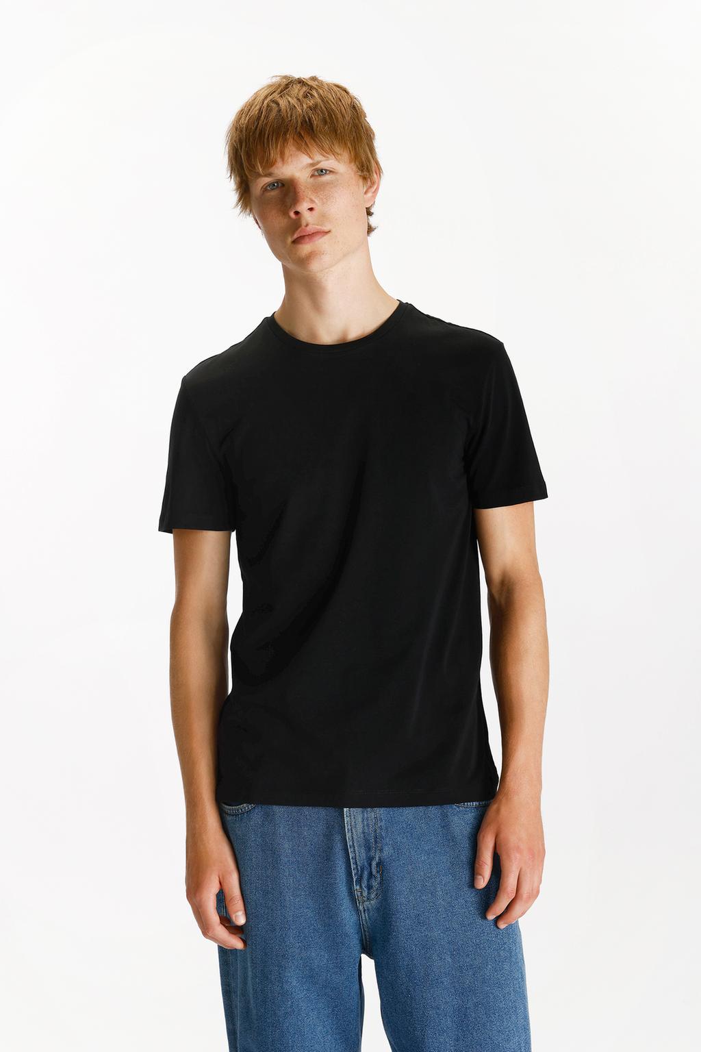 Slim fit basic T-shirt