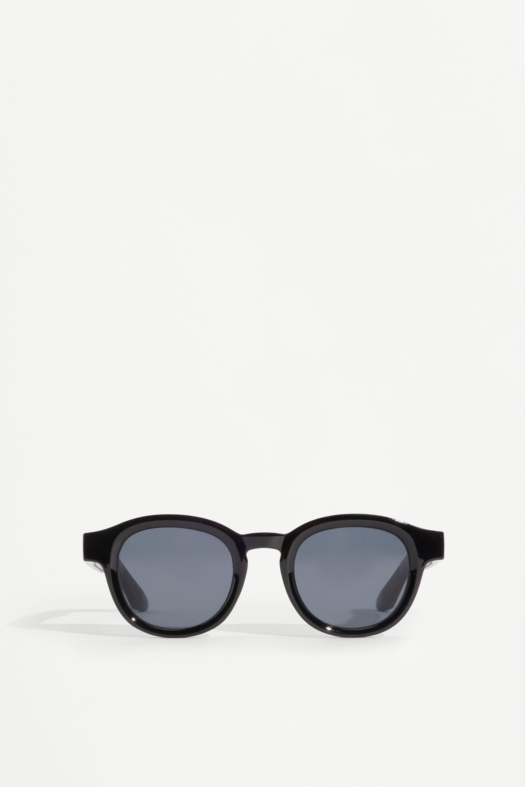 Basic glasses — BLACK (alternate view)