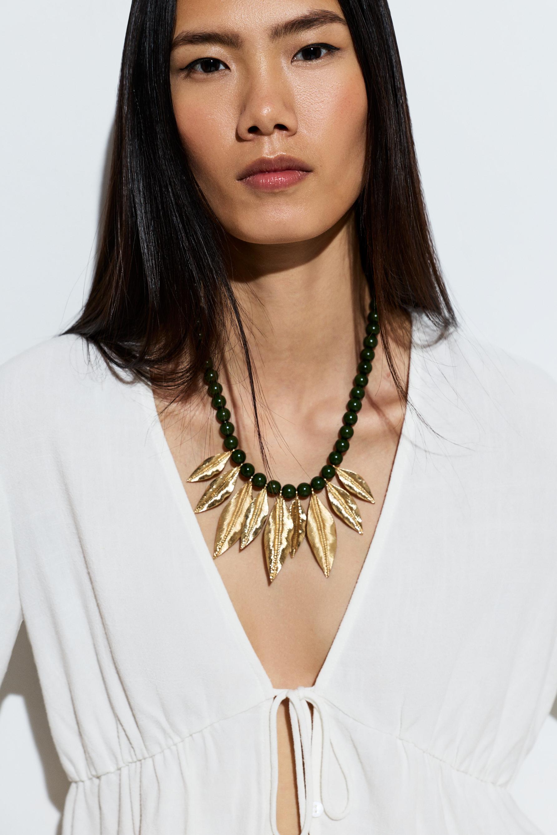 Feather necklace — GREEN