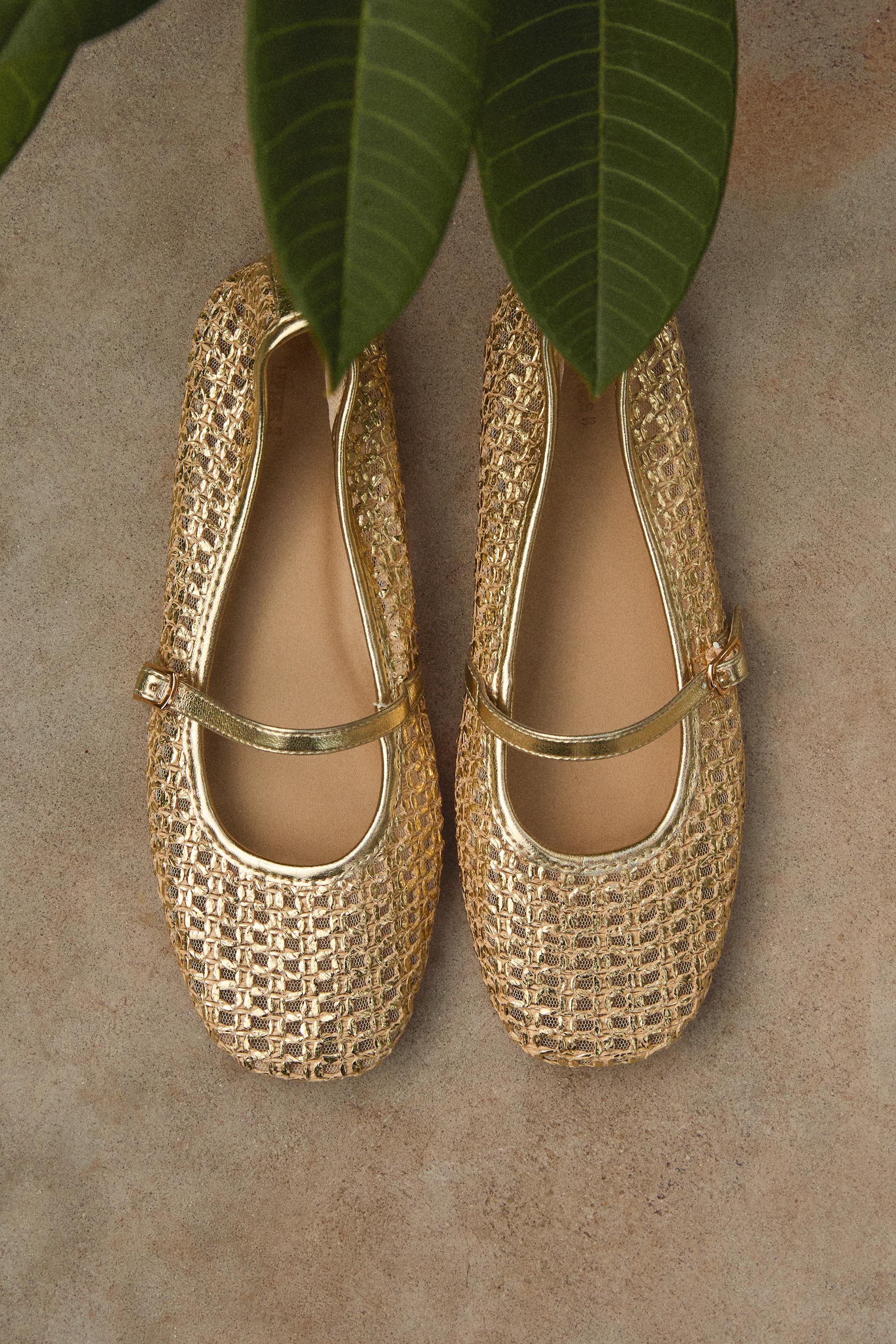 METALLIC MESH BALLET PUMPS — GOLD