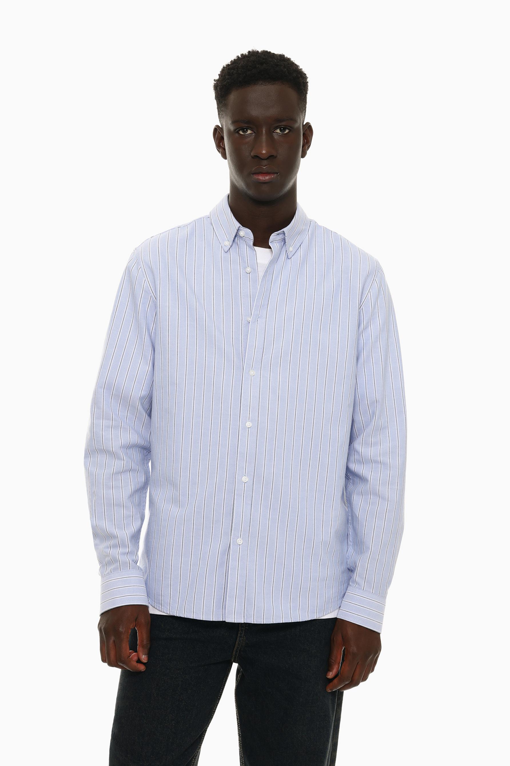Camisa oxford às riscas