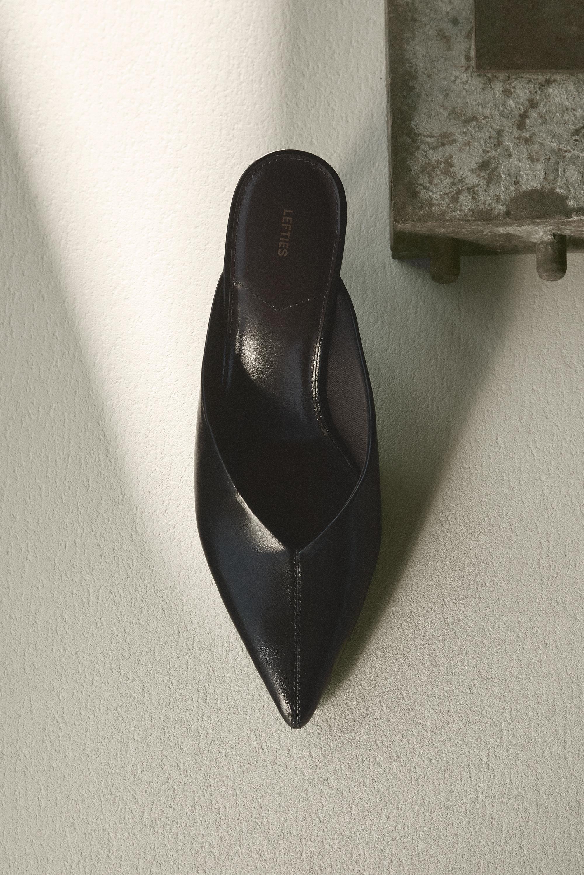 Slingback heels — BLACK