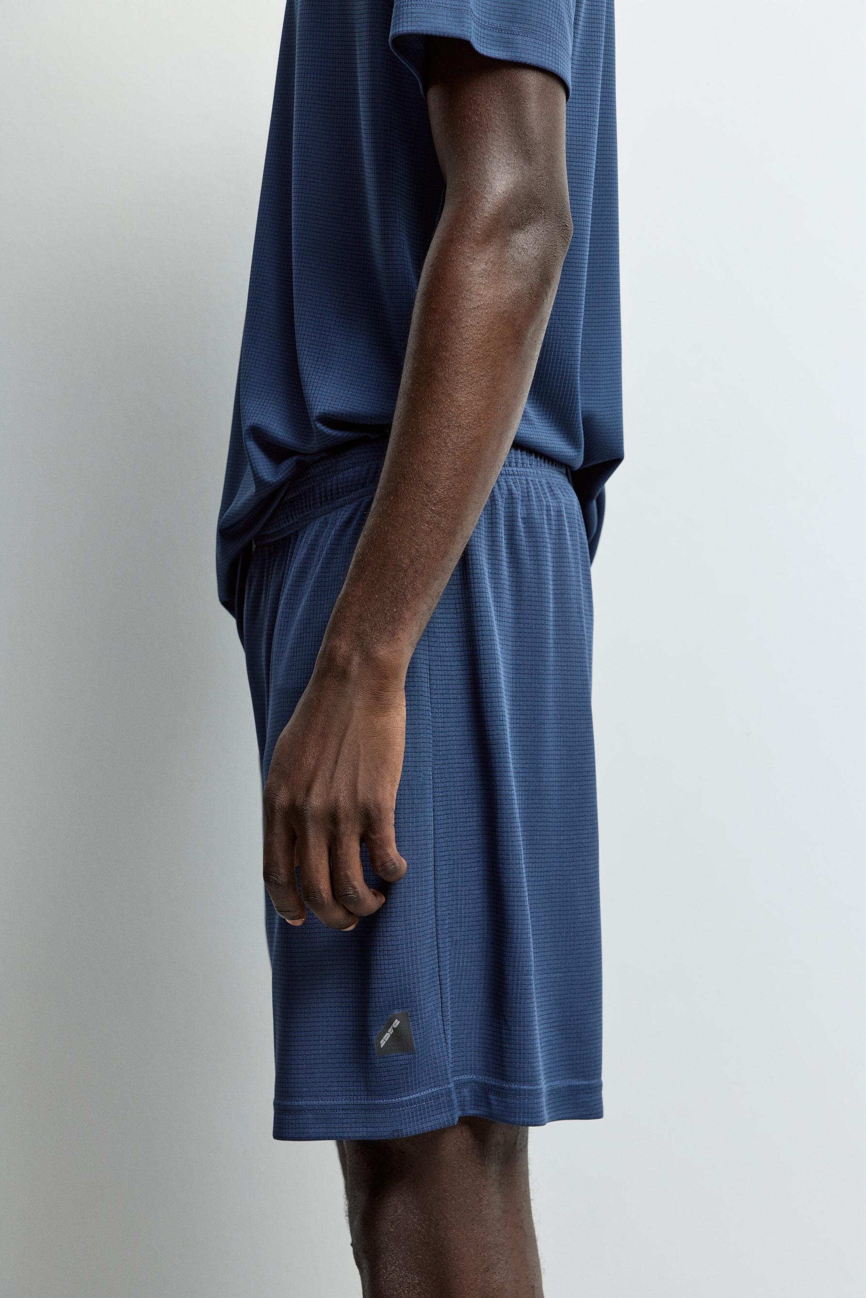 Bermuda sports shorts — BLUE