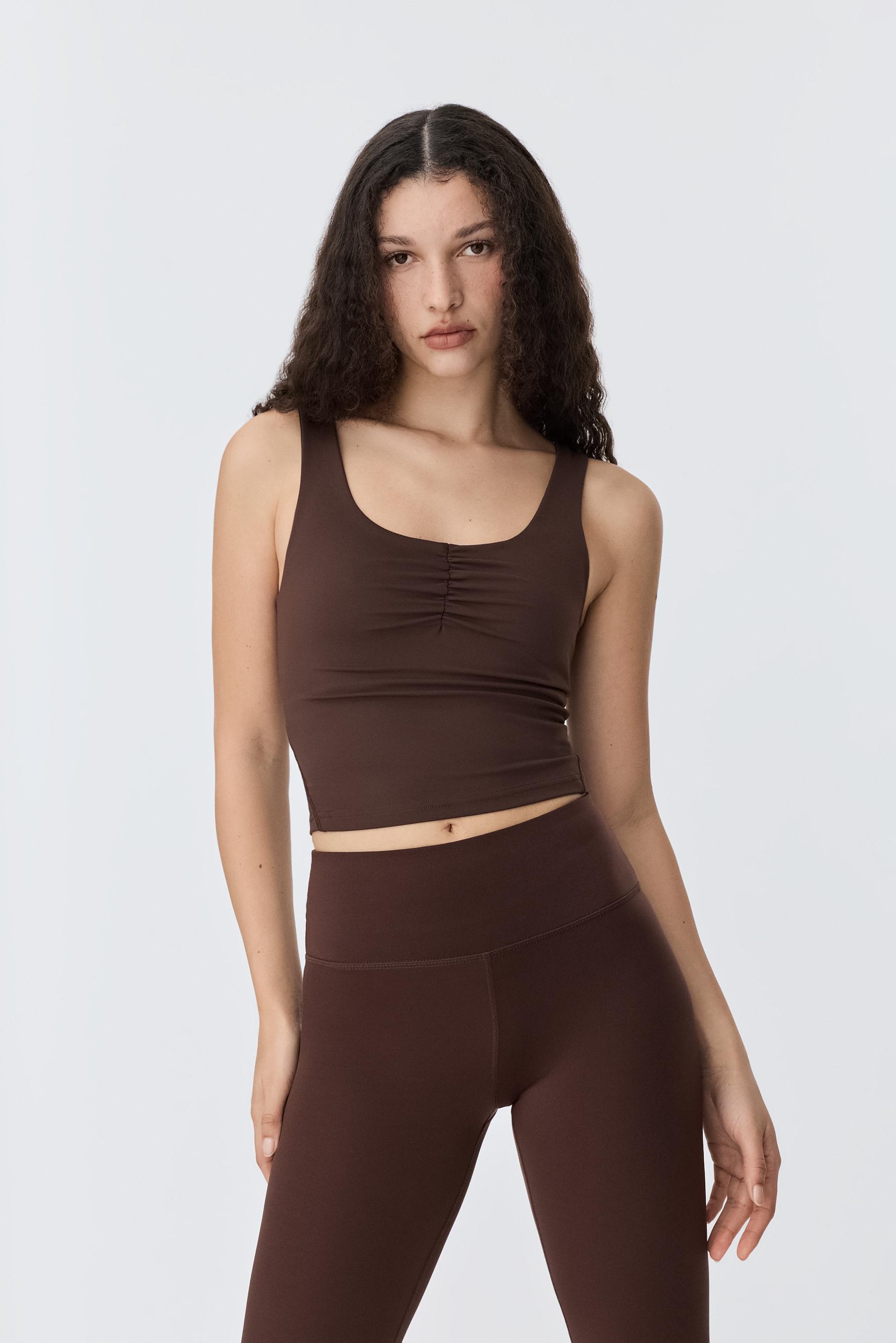 Top deportivo frunces