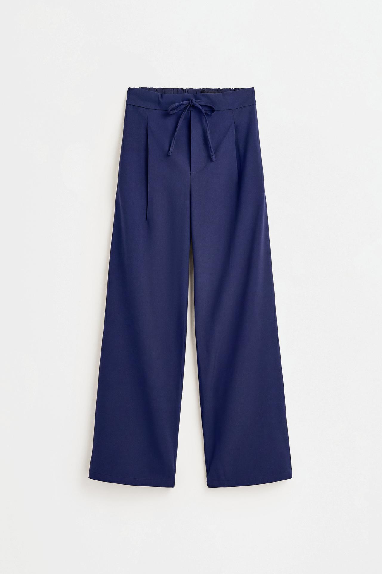 Basic straight trousers — NAVY