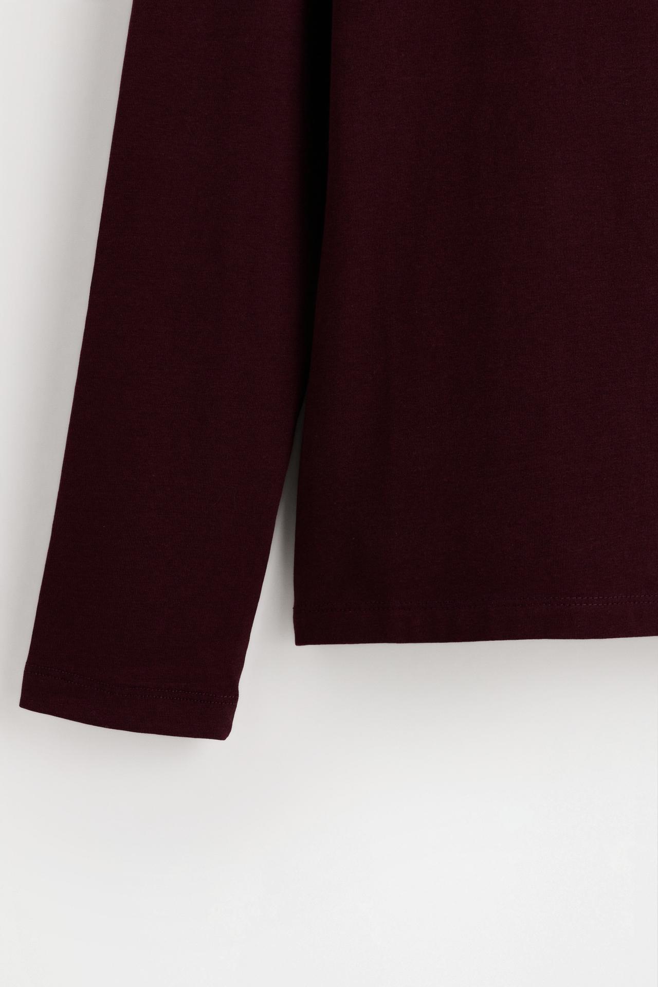 Round neck long sleeve T-shirt — MAROON