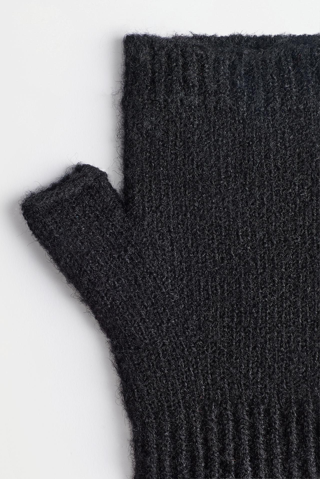 Long mitten gloves — BLACK