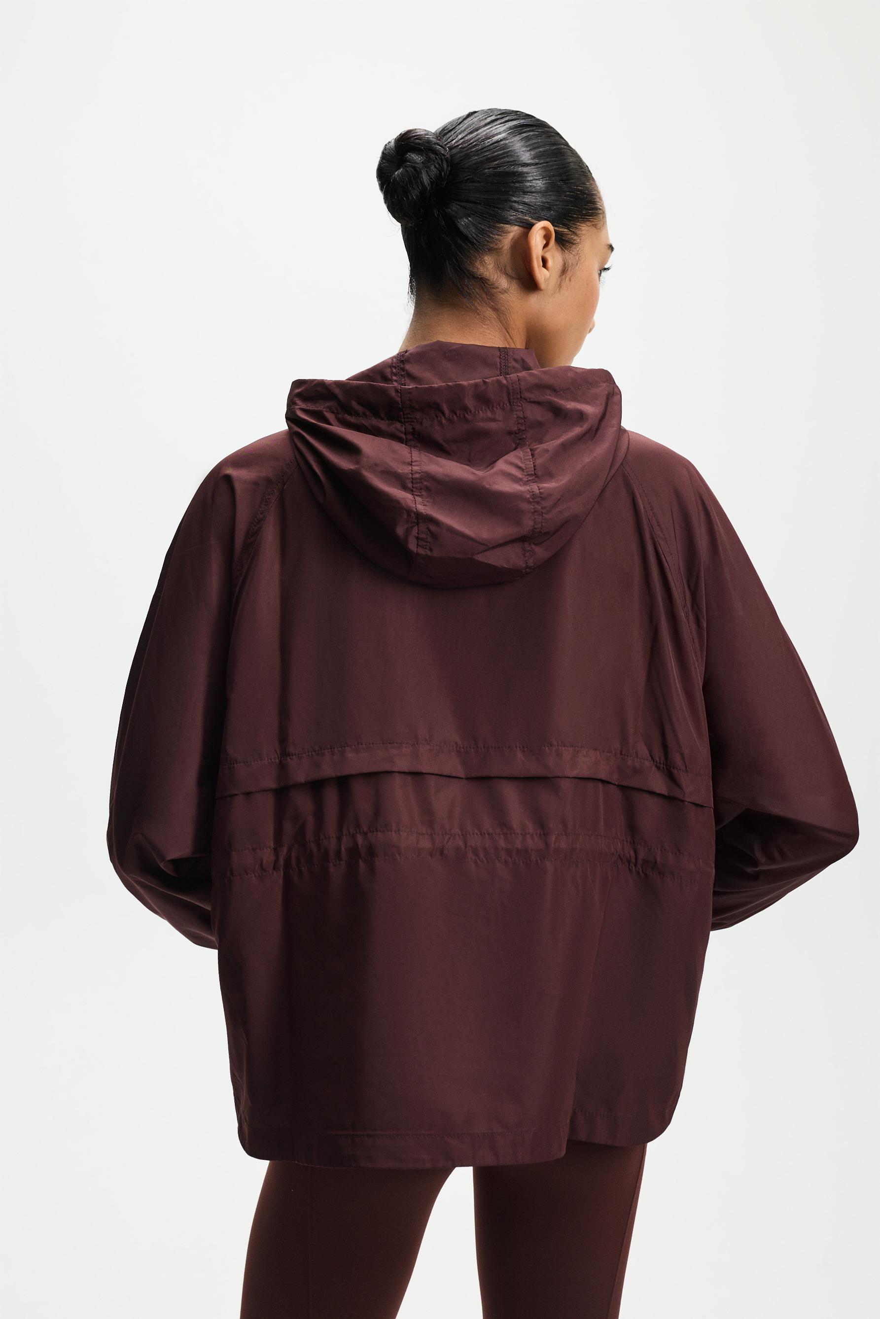 Gathered sports windbreaker — WINE