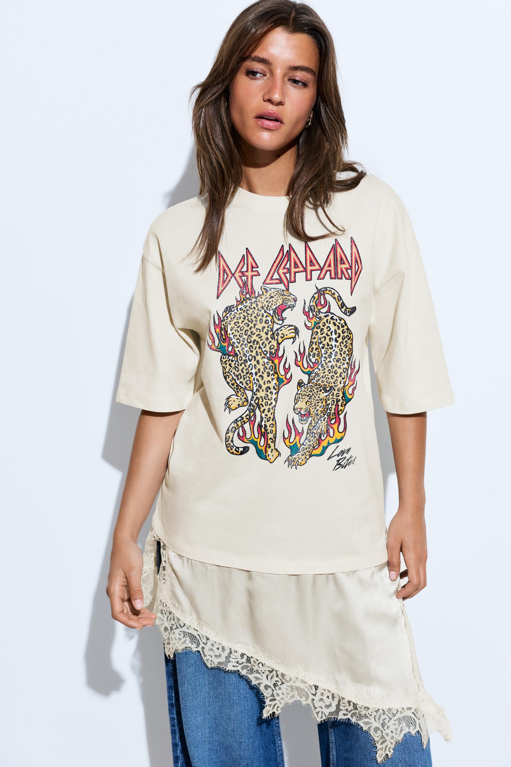 Def Leppard ©Universal T-shirt — OFF WHITE
