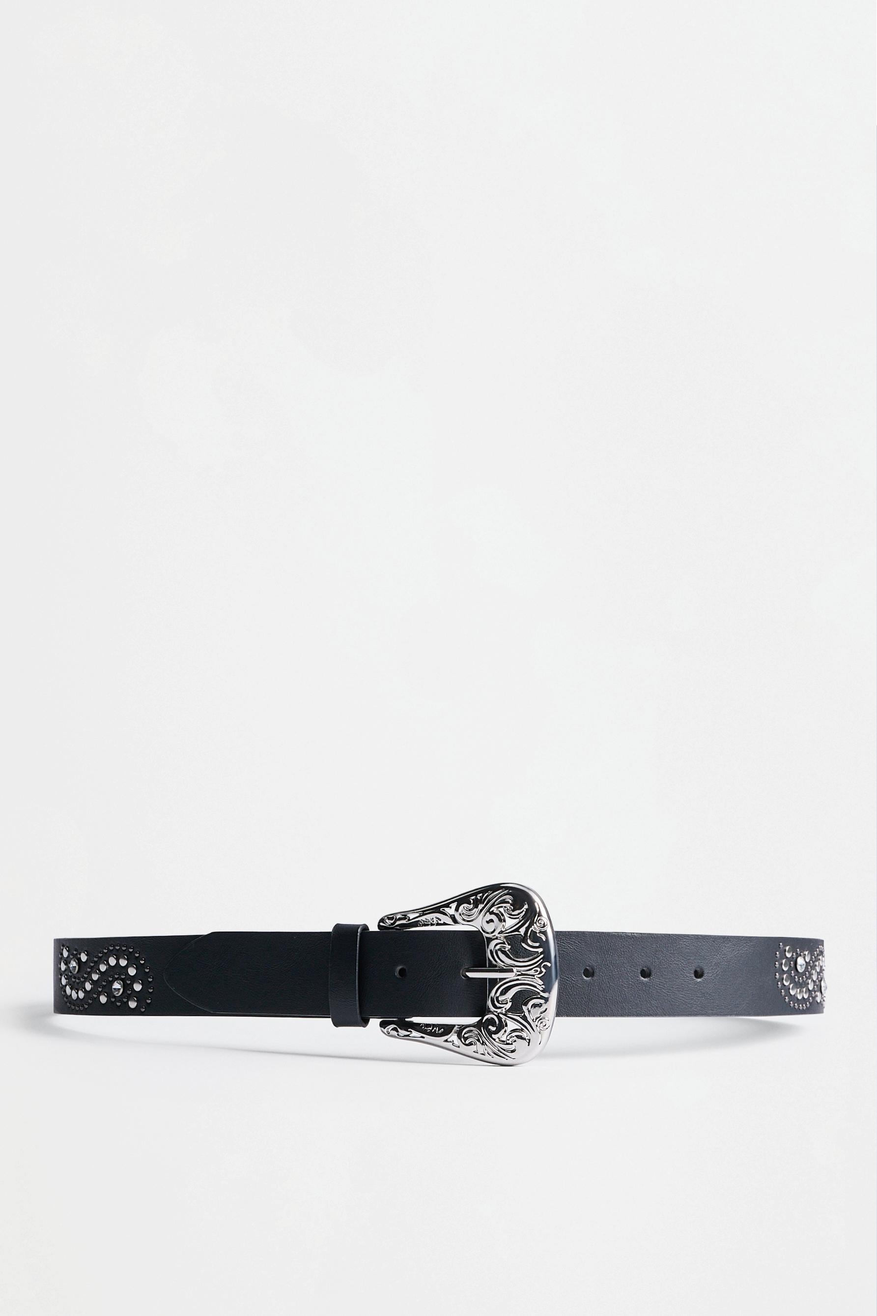 Belt with carved buckle and studs — BLACK TONE
