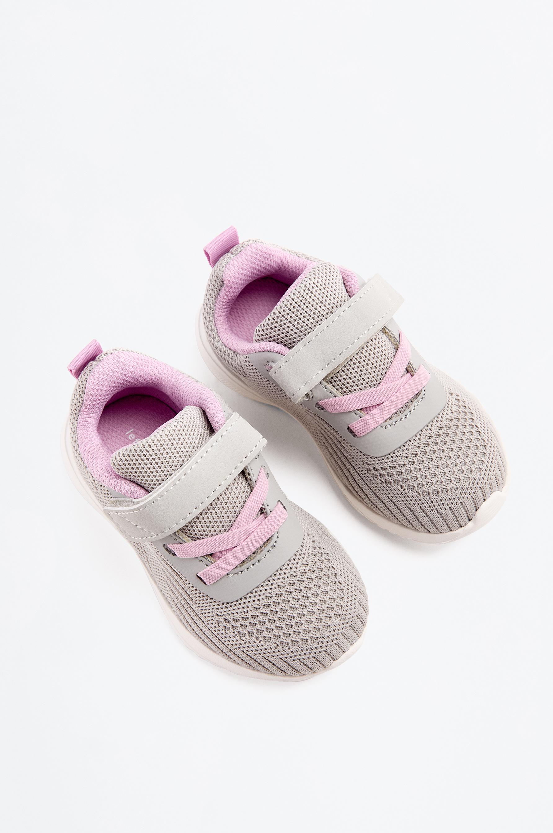 Minimalist sports shoe — GREY